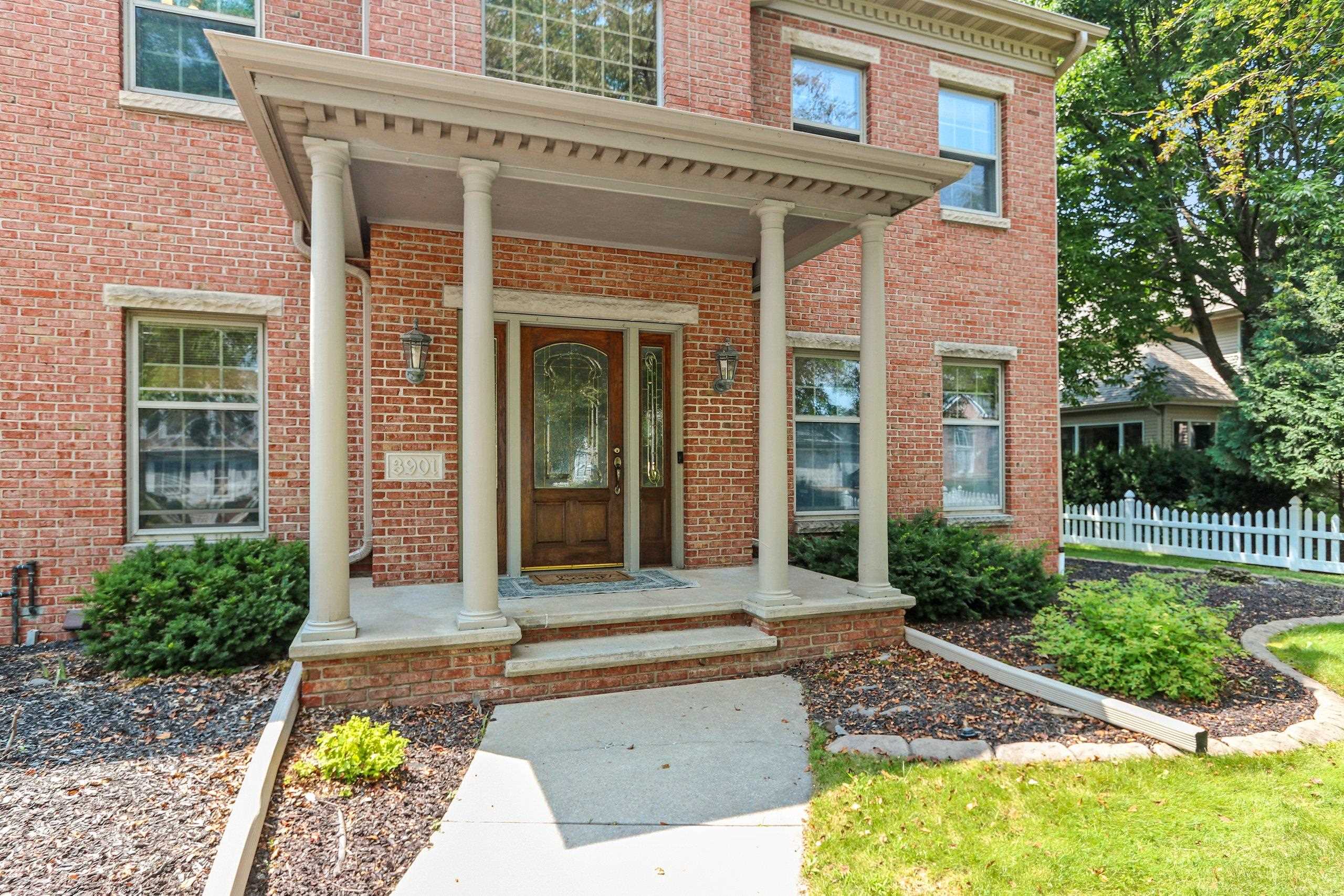 3901 N Millwood Dr, Appleton, WI 54913