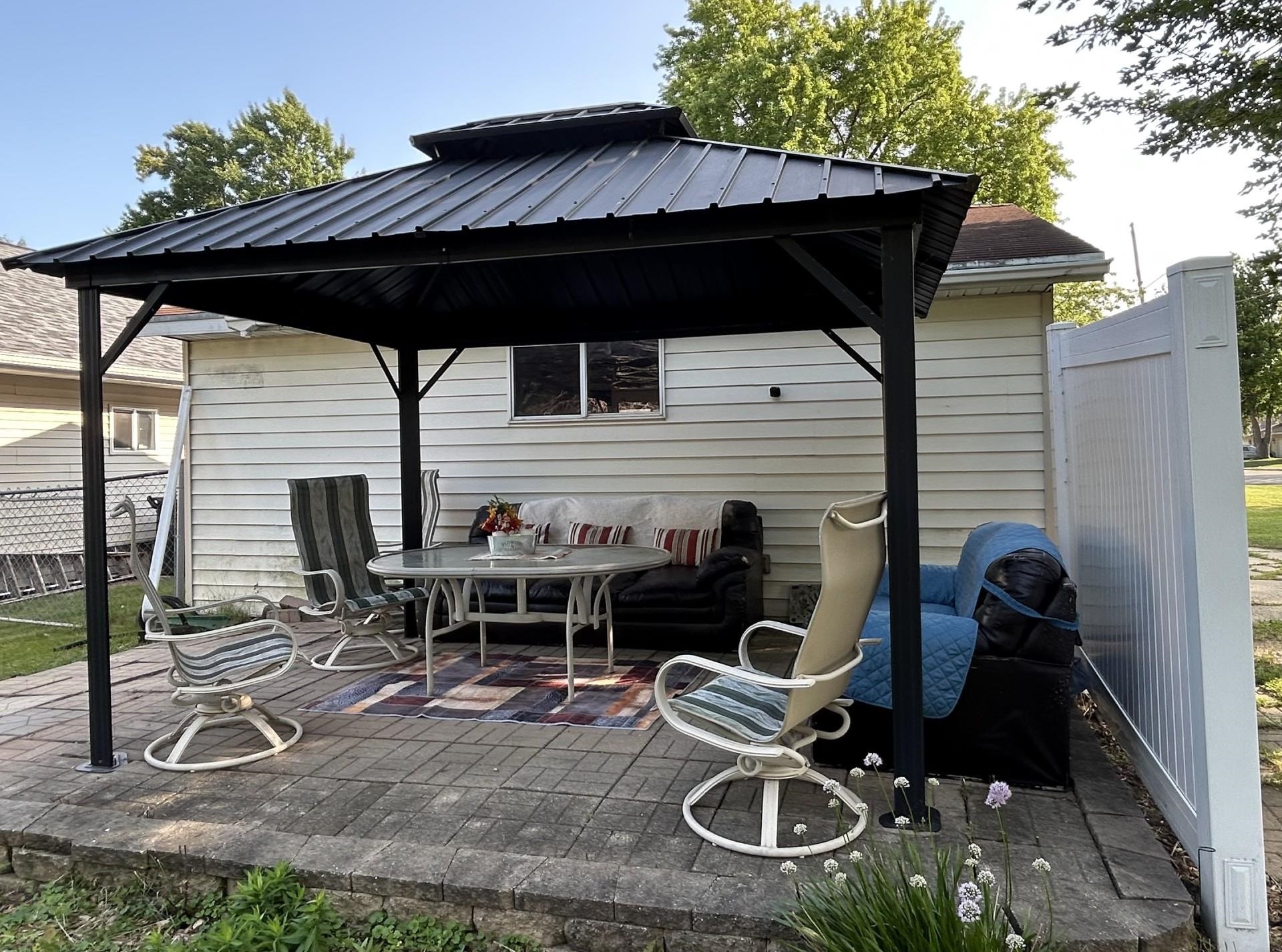 143 Dauphin St, Green Bay, WI 54301