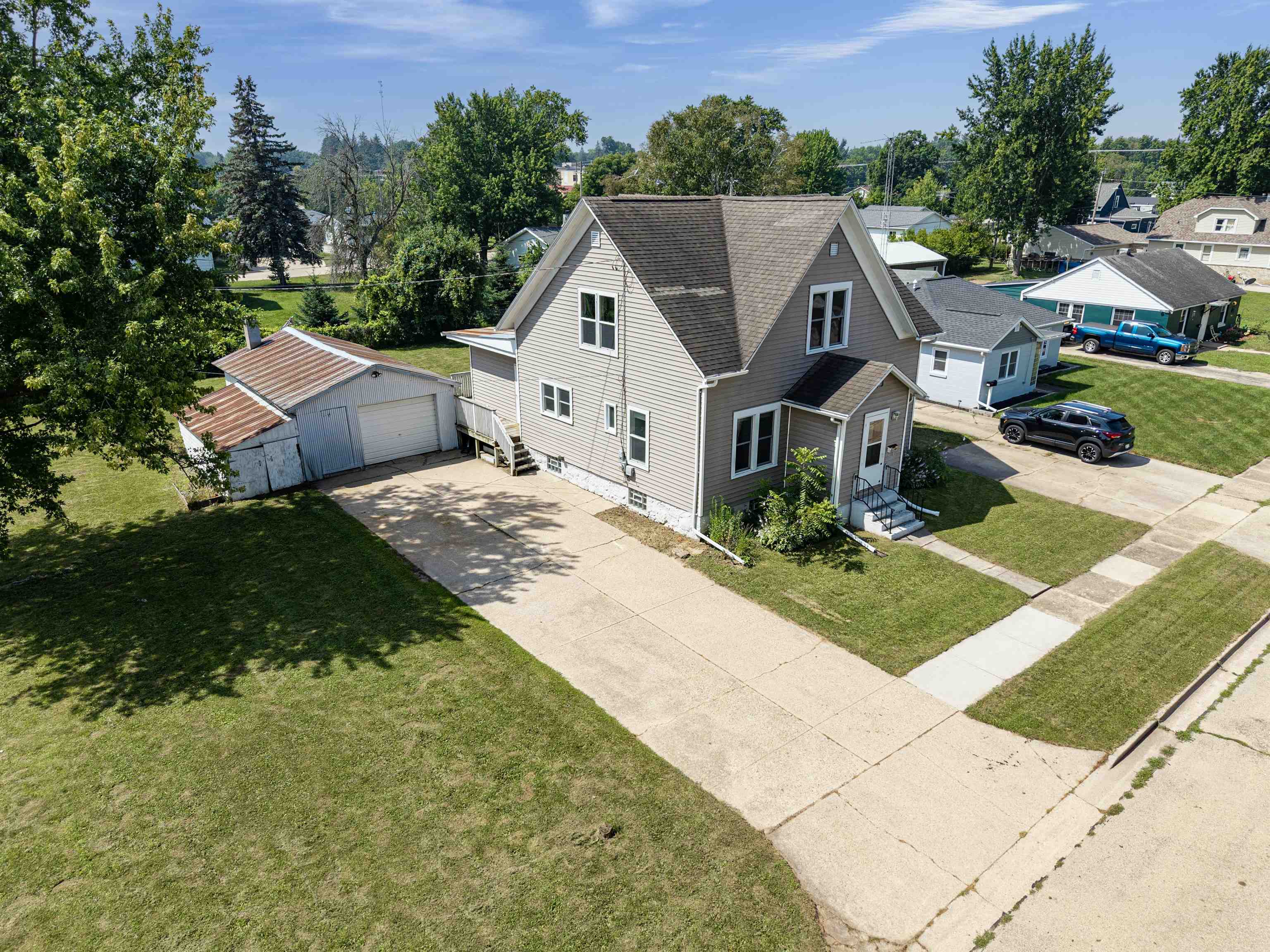 524 Bruce St, New London, WI 54961