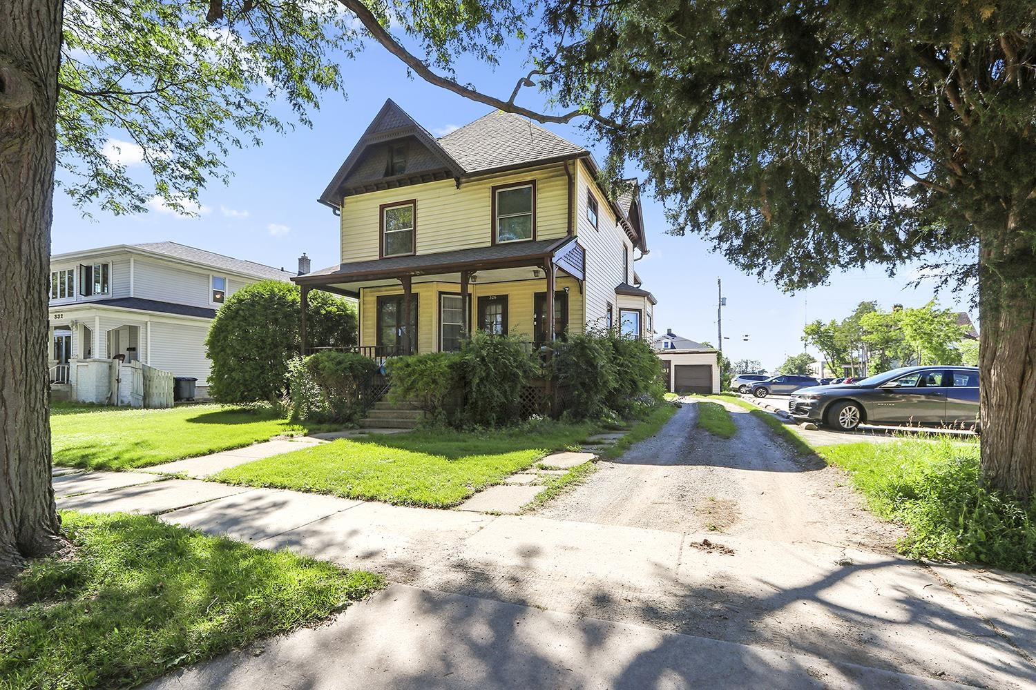 324 S Madison St, Green Bay, WI 54301