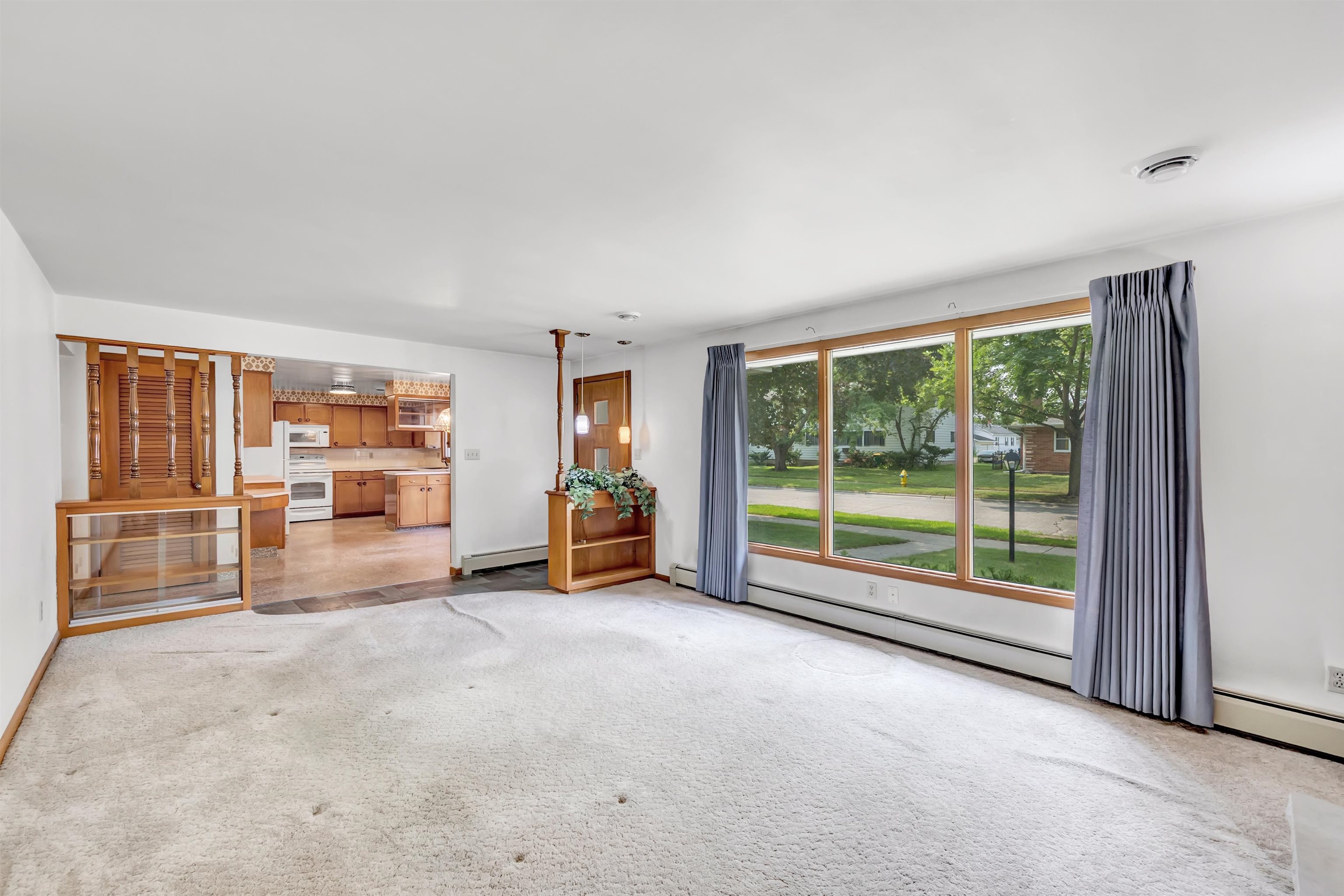 1245 Smith St, Green Bay, WI 54302