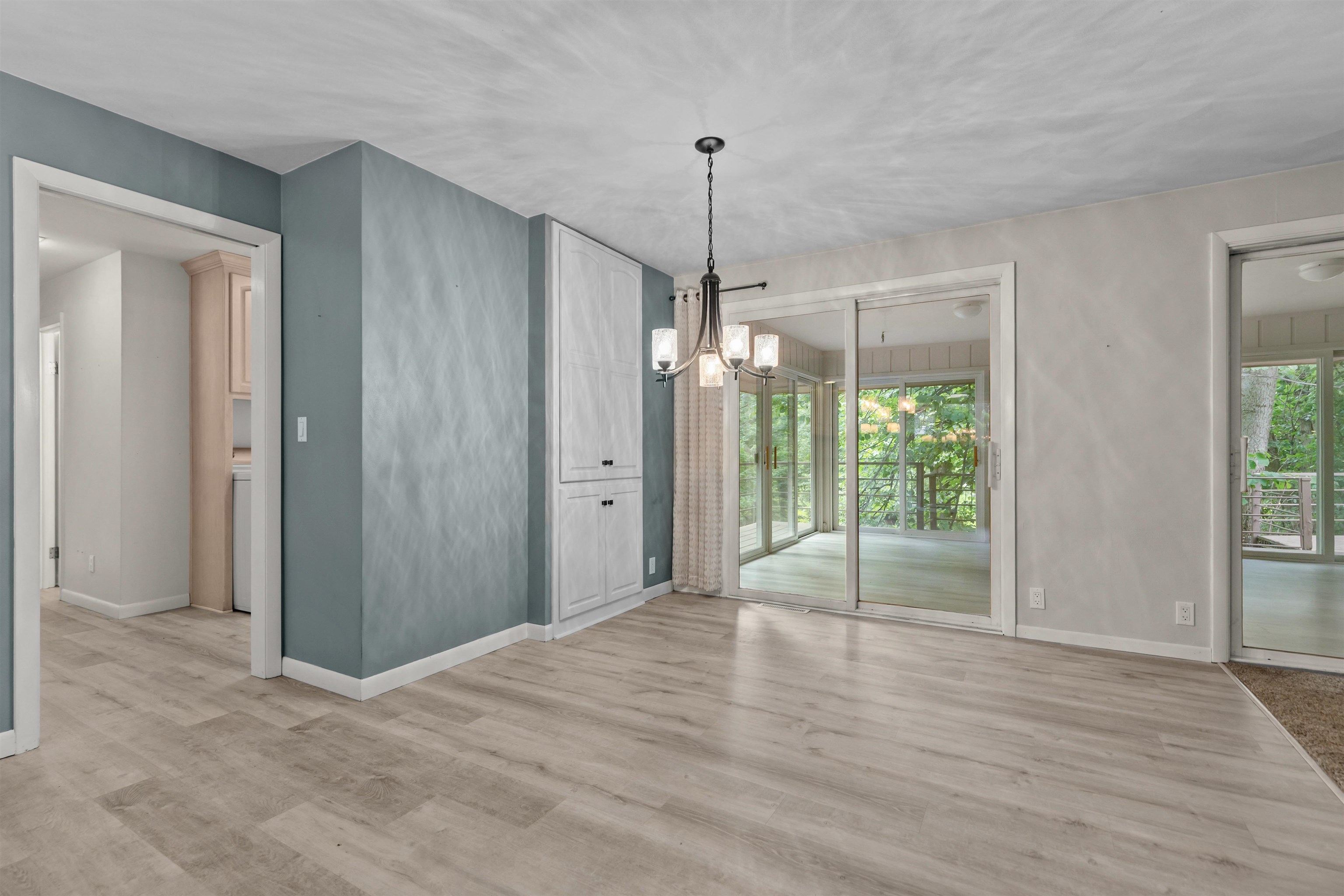 W6425 Lakeview Ct, Menasha, WI 54952-9707