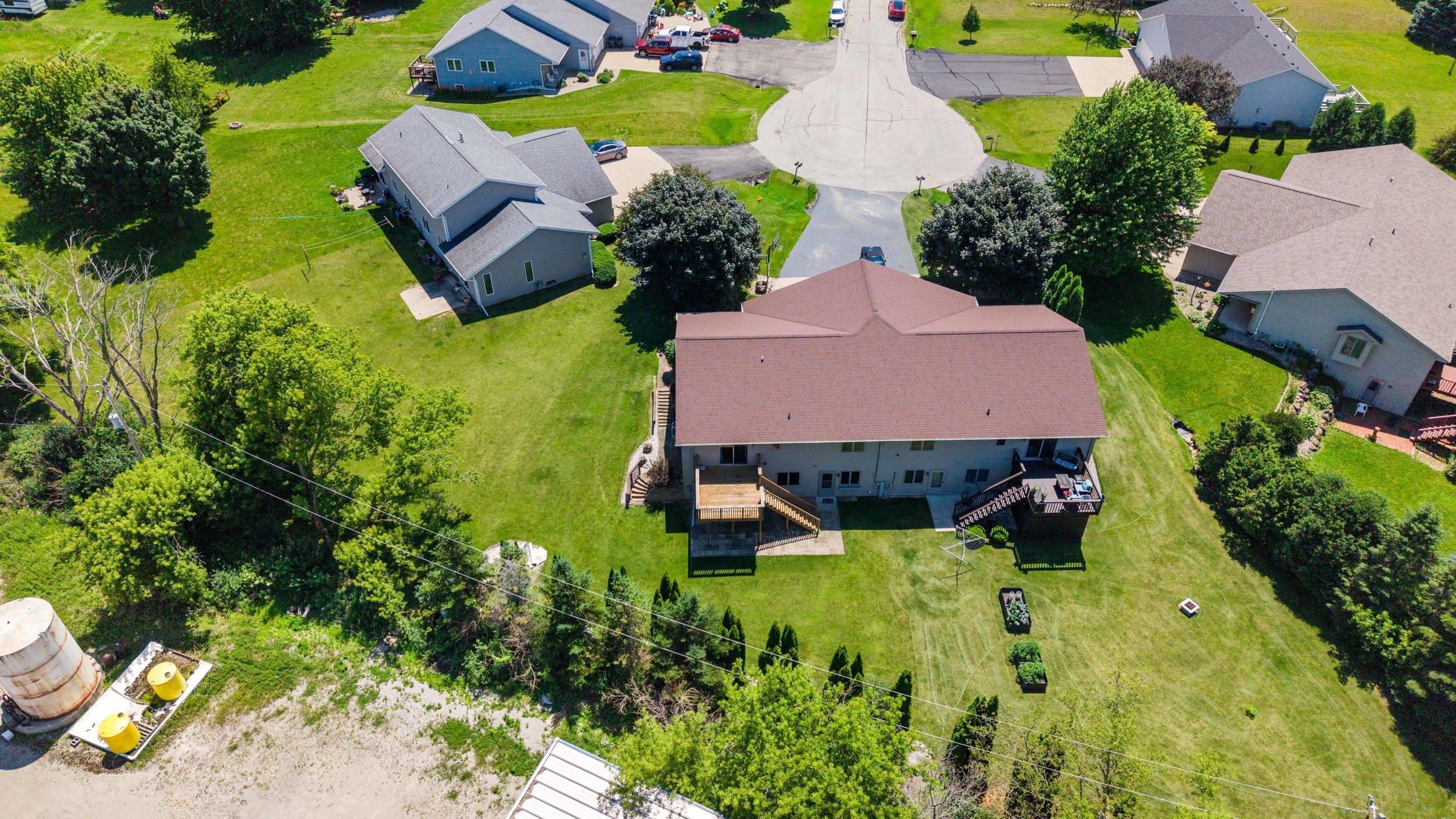 N1838 Hyacinth Ct, Greenville, WI 54942