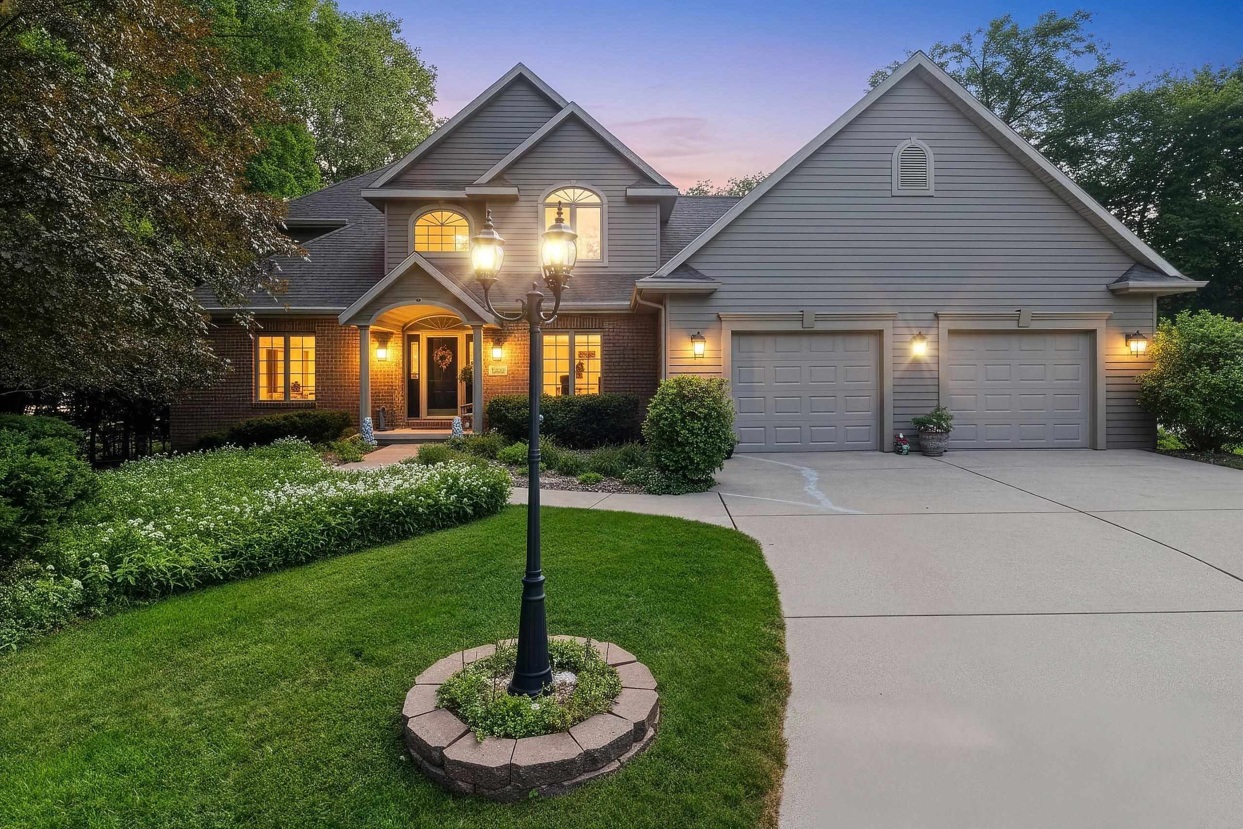 1035 Coprinus Ct, Green Bay, WI 54313