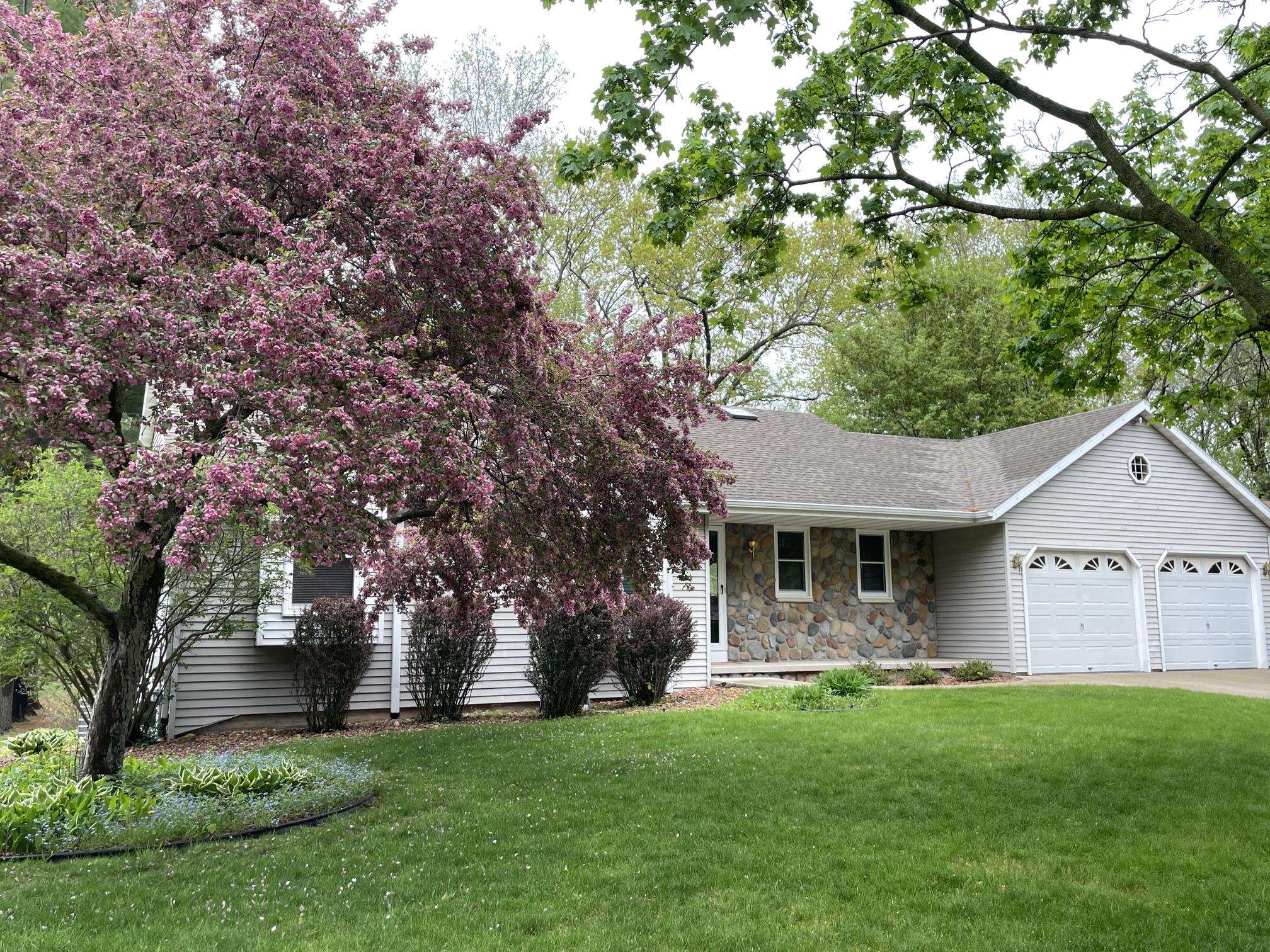3122 Birdie Ct, Green Bay, WI 54313