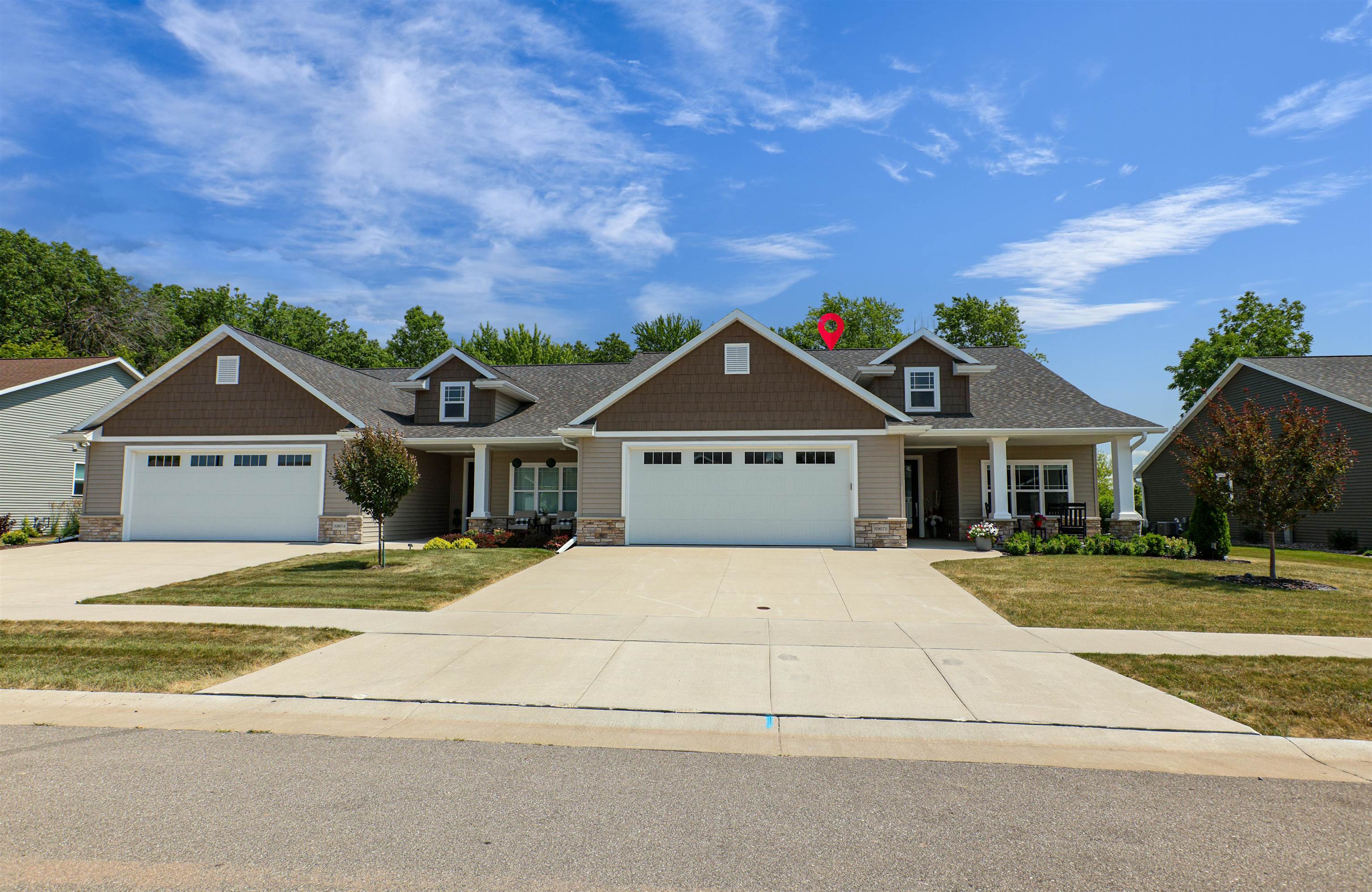 N9072 Southtowne Dr, Menasha, WI 54952