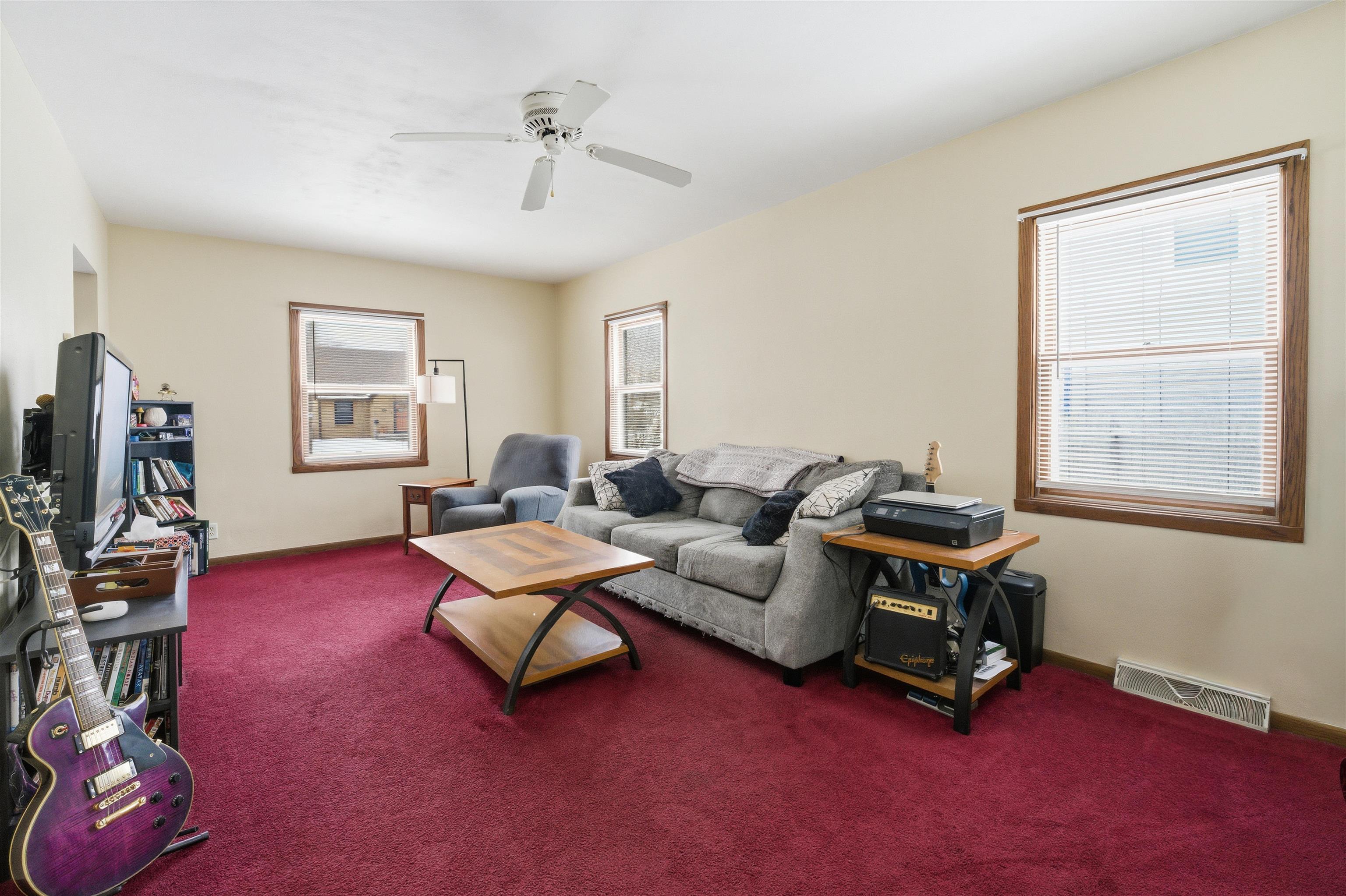 1928 S Lawe St, Appleton, WI 54915