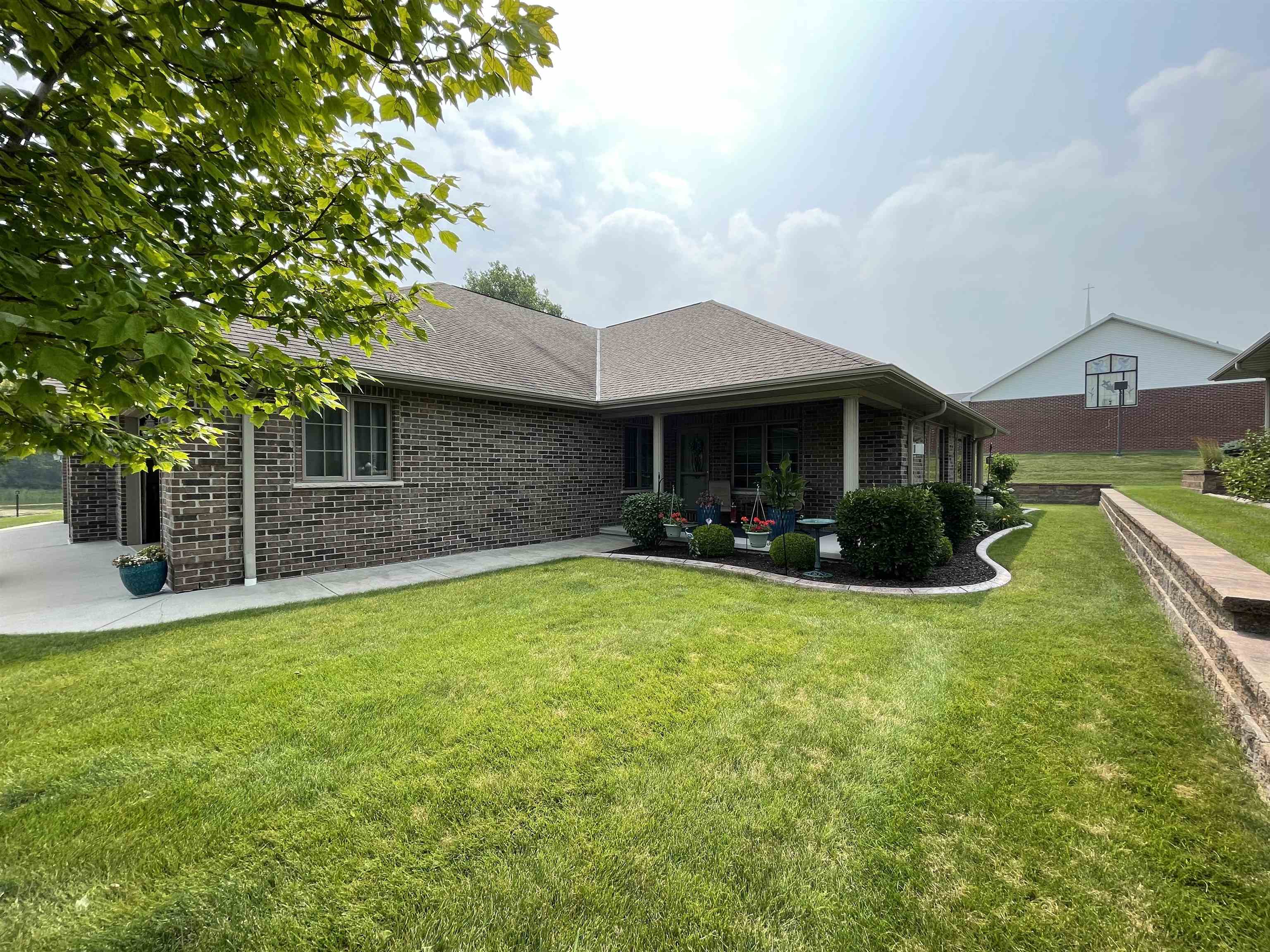 1782 Condor Ln, Green Bay, WI 54313