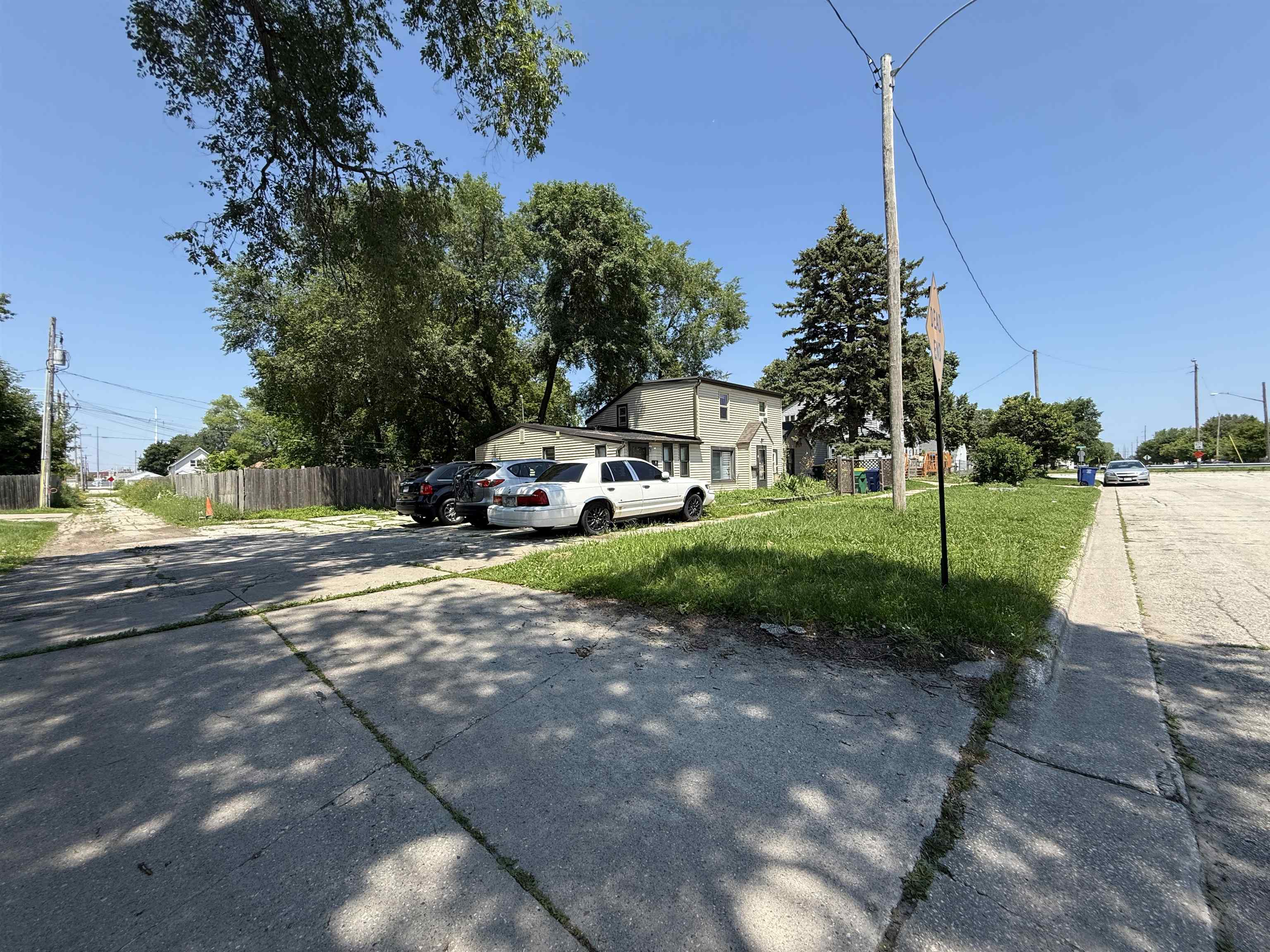 1019 Clay St, Green Bay, WI 54302