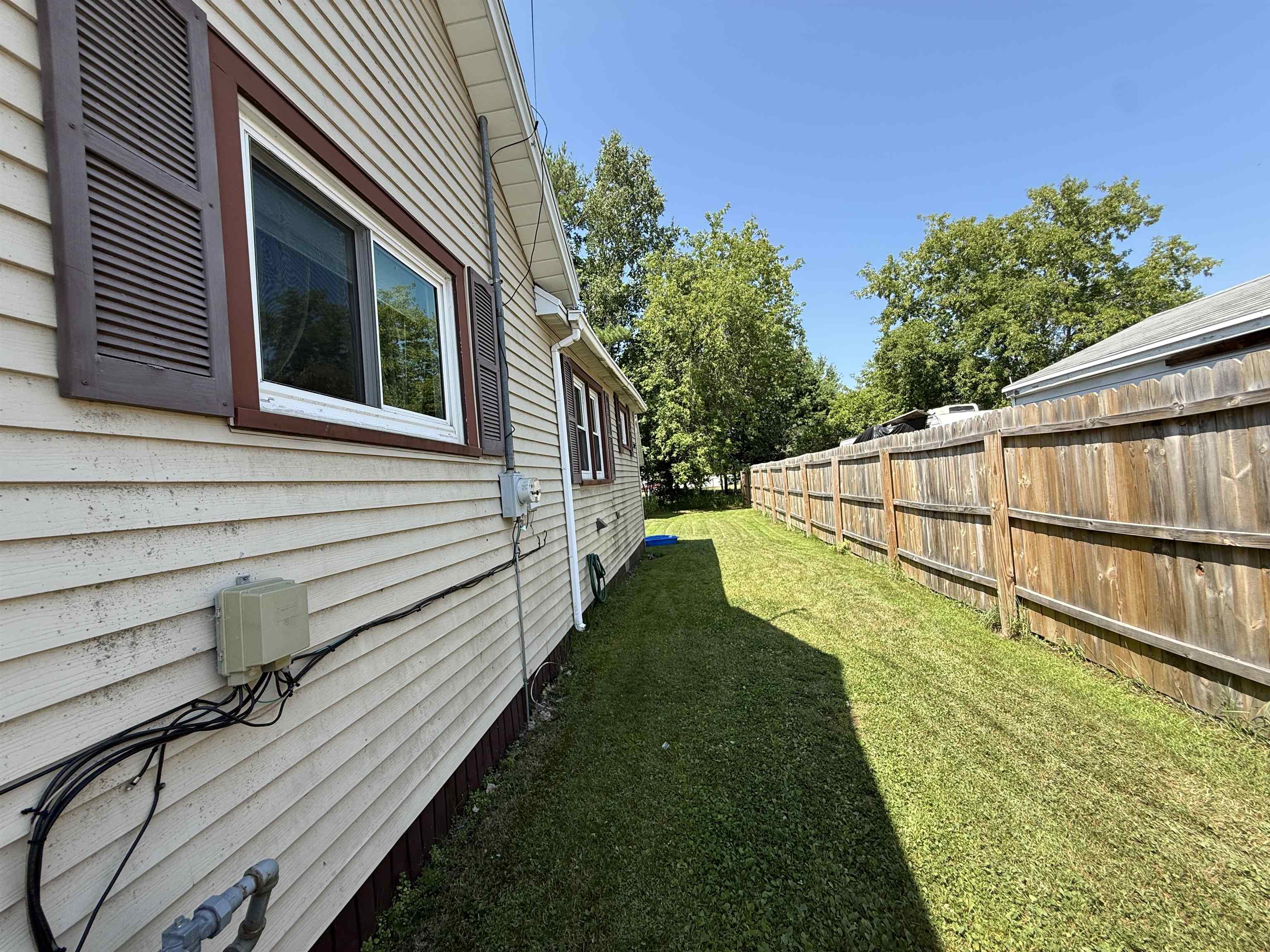 120 Call Ave, Oconto, WI 54153