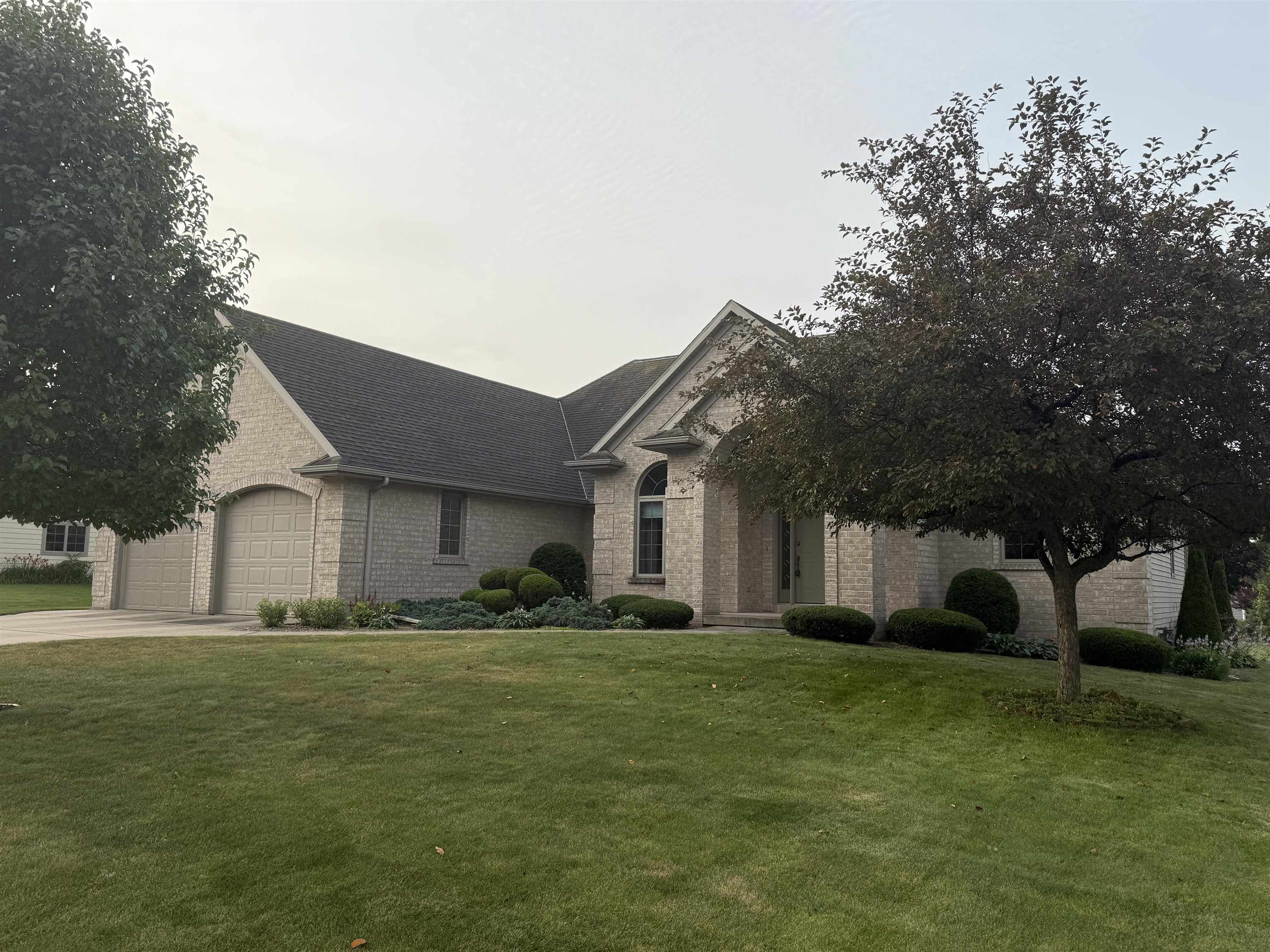 1212 Birch Hill Ln, Shawano, WI 54166