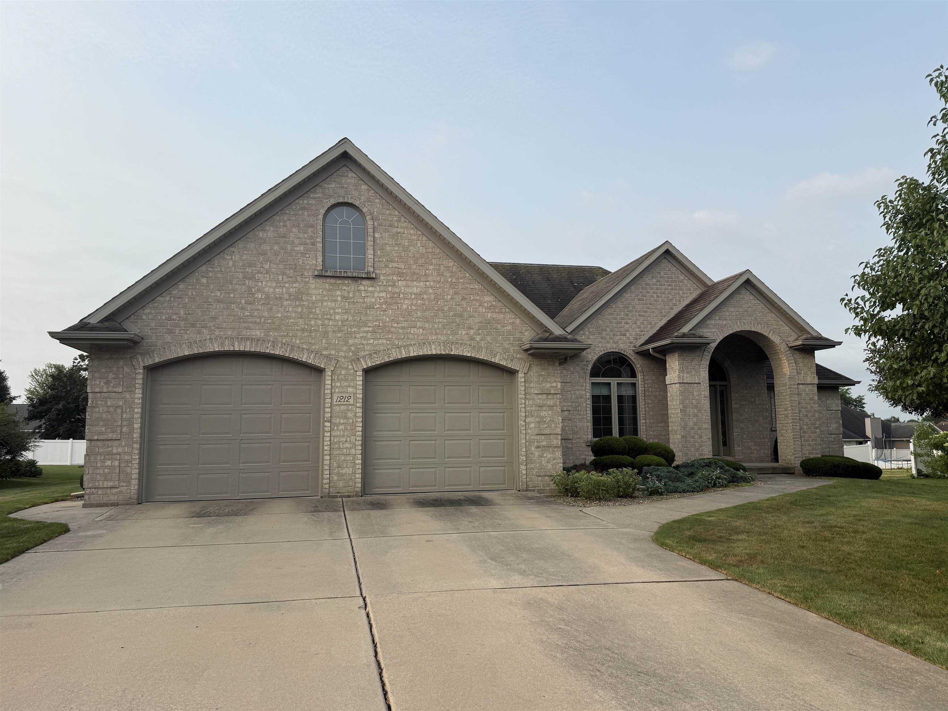 1212 Birch Hill Ln, Shawano, WI 54166