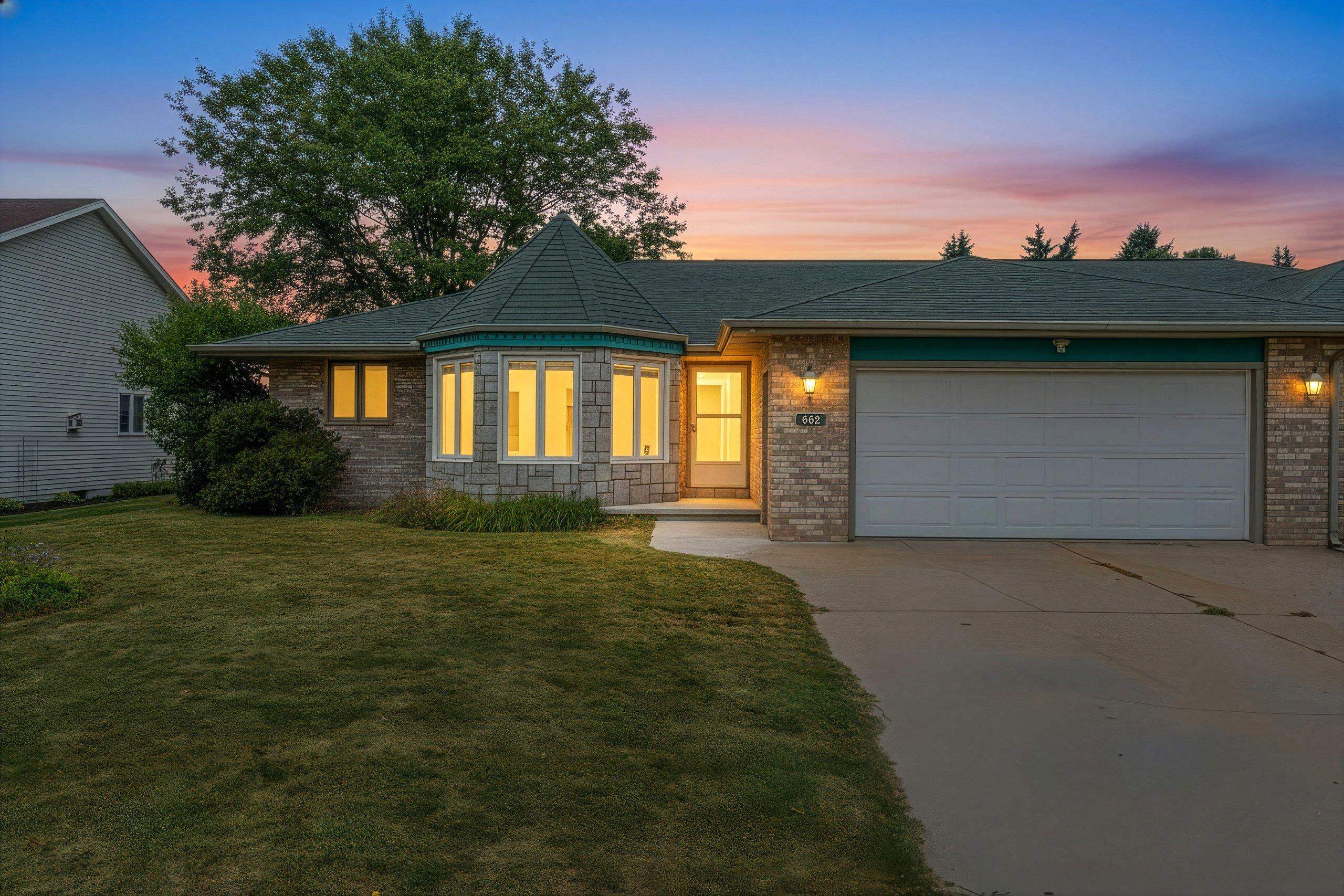 662 Frances St, Kaukauna, WI 54130