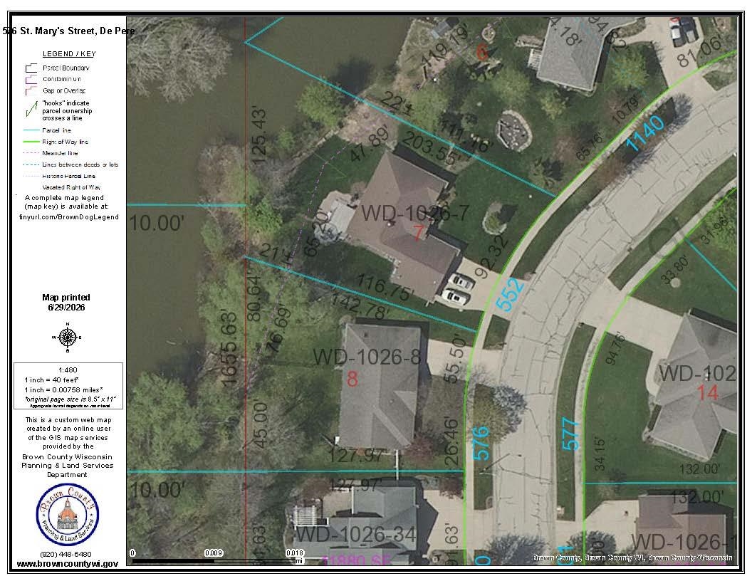576 St Marys St, De Pere, WI 54115