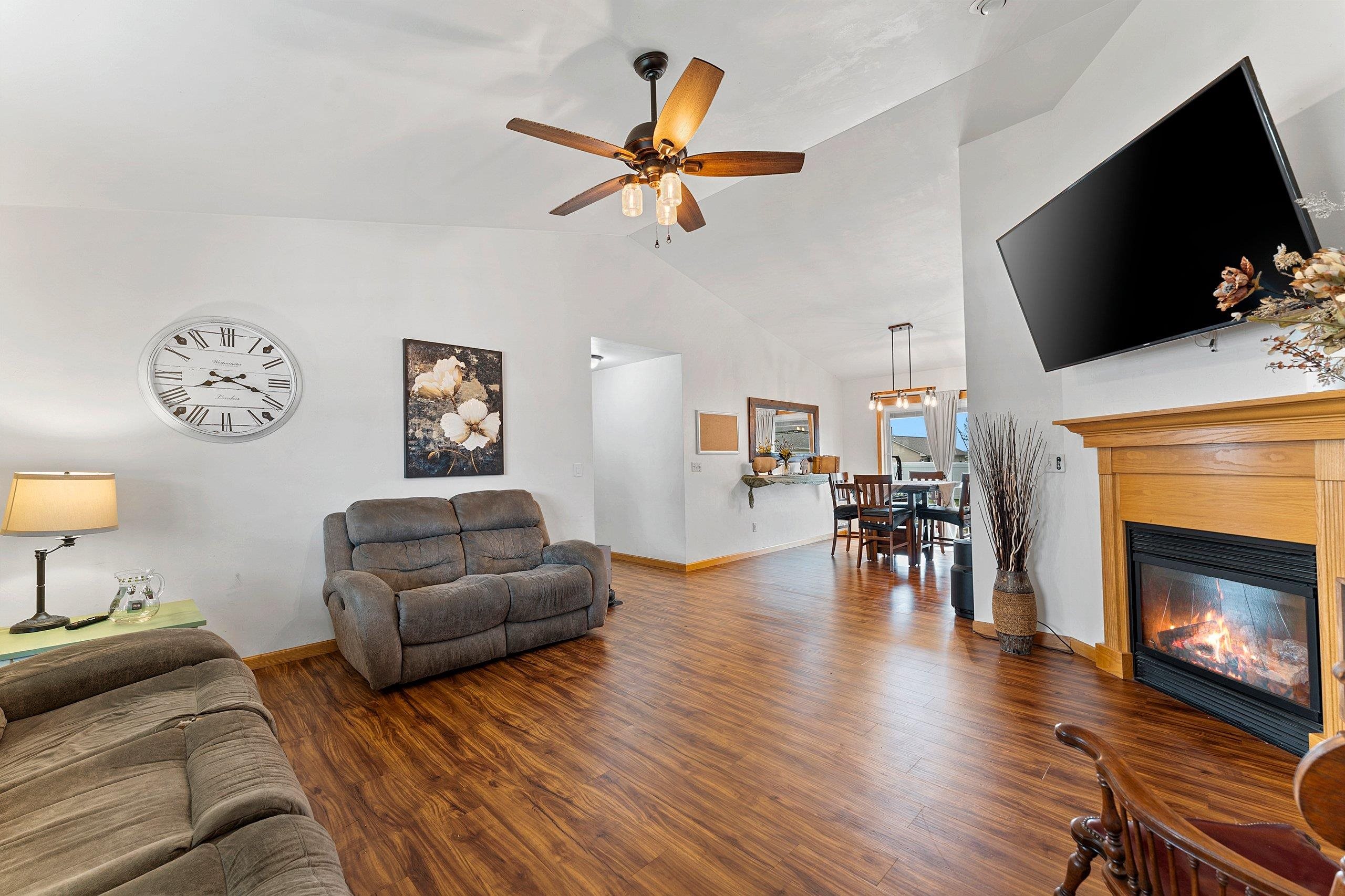 2337 Samantha St, De Pere, WI 54115