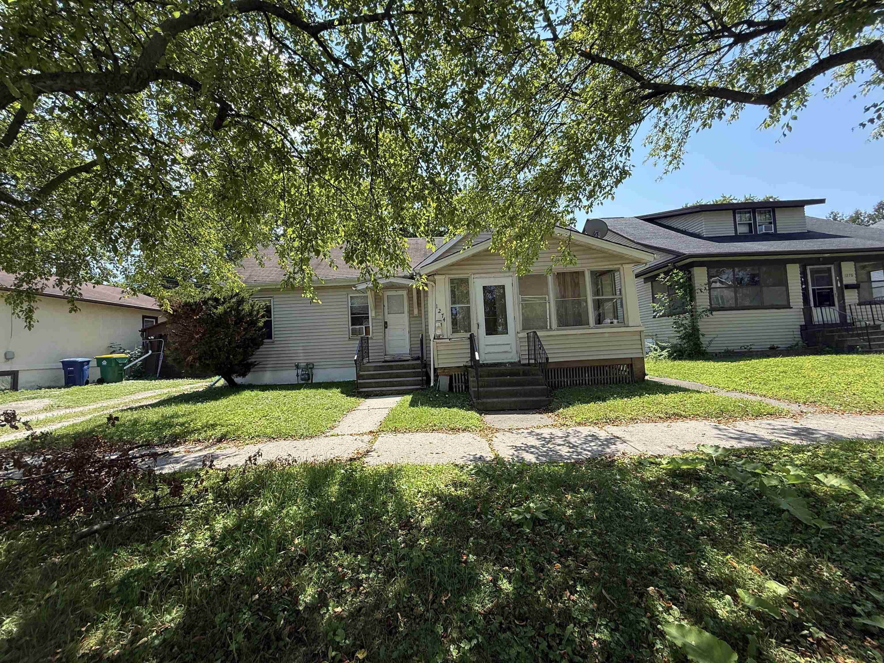 1274 Stuart St, Green Bay, WI 54301