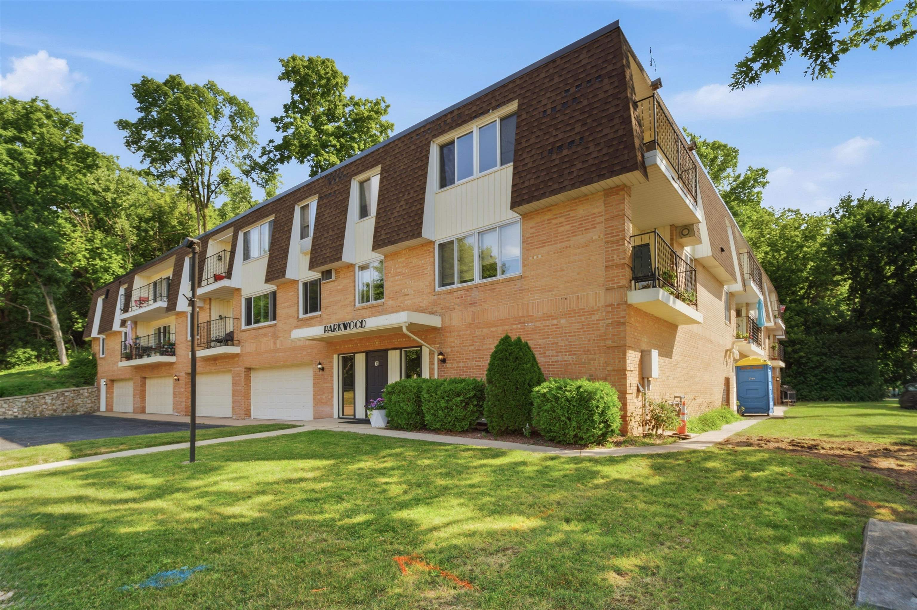10 Green Bay Ct #205, Appleton, WI 54911