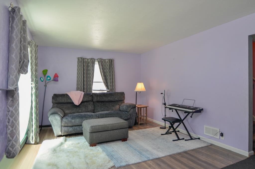 816 E Harrison St, Appleton, WI 54915