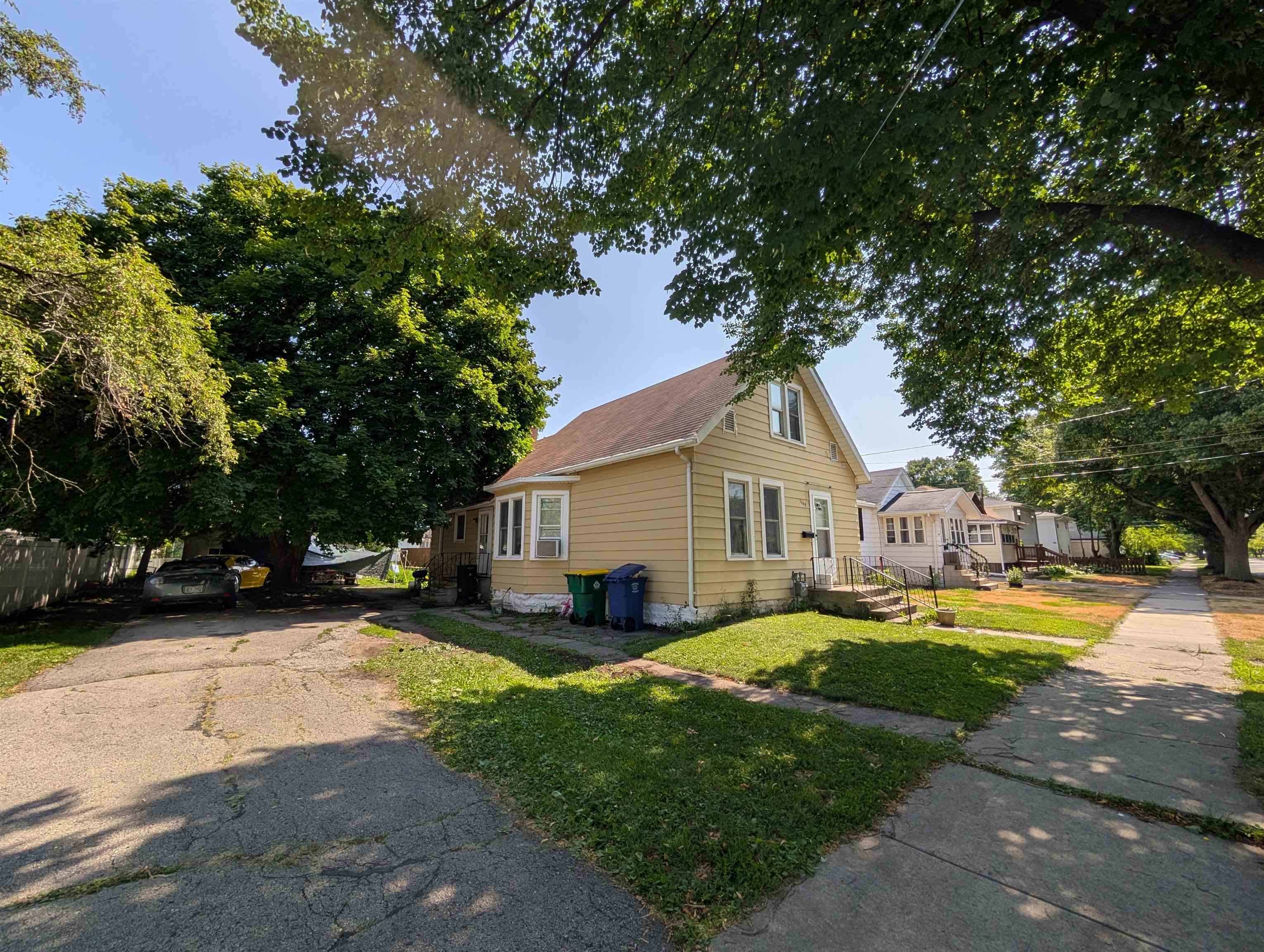 1155 Stuart St, Green Bay, WI 54301