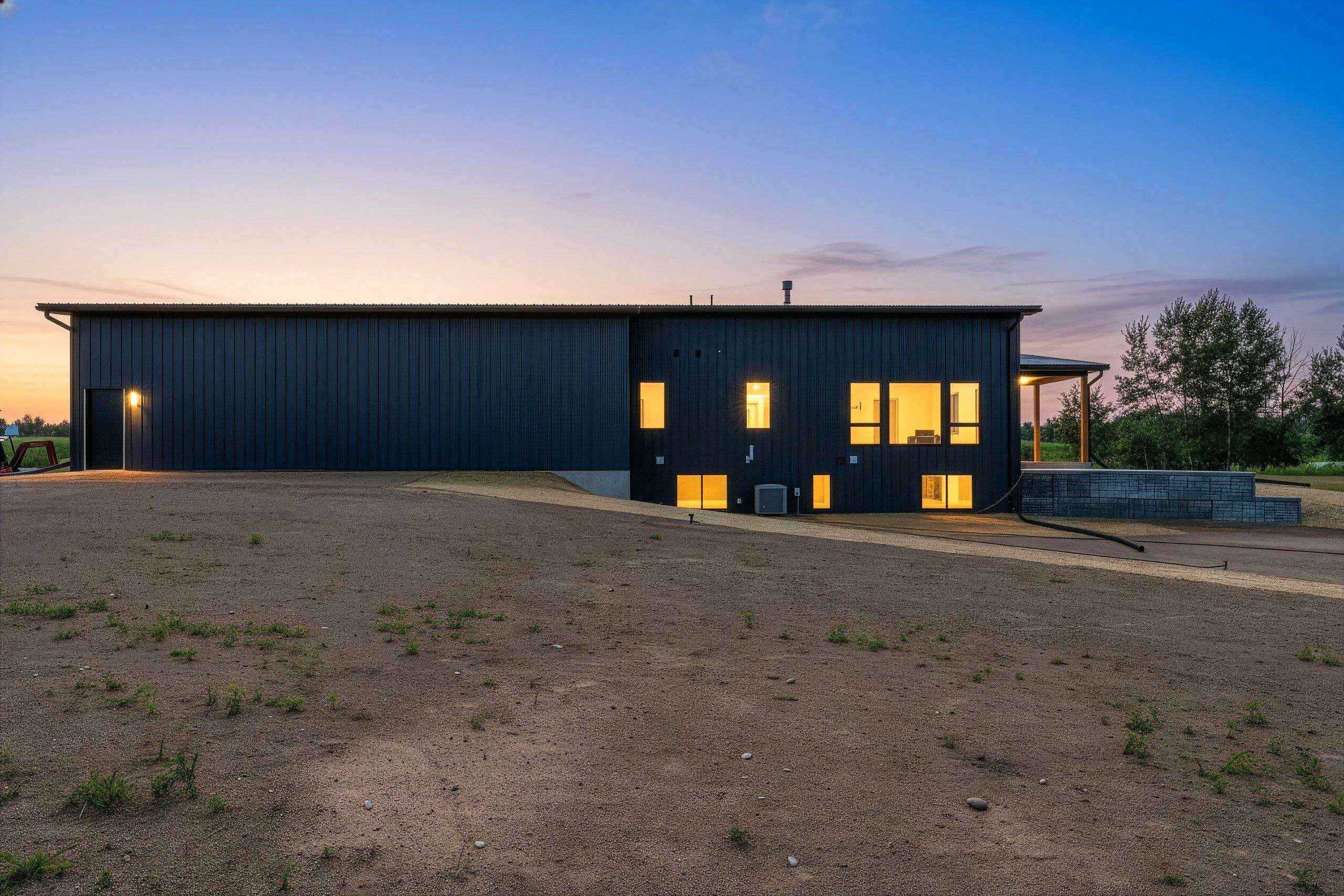 1810 Lost Trl, Suamico, WI 54313
