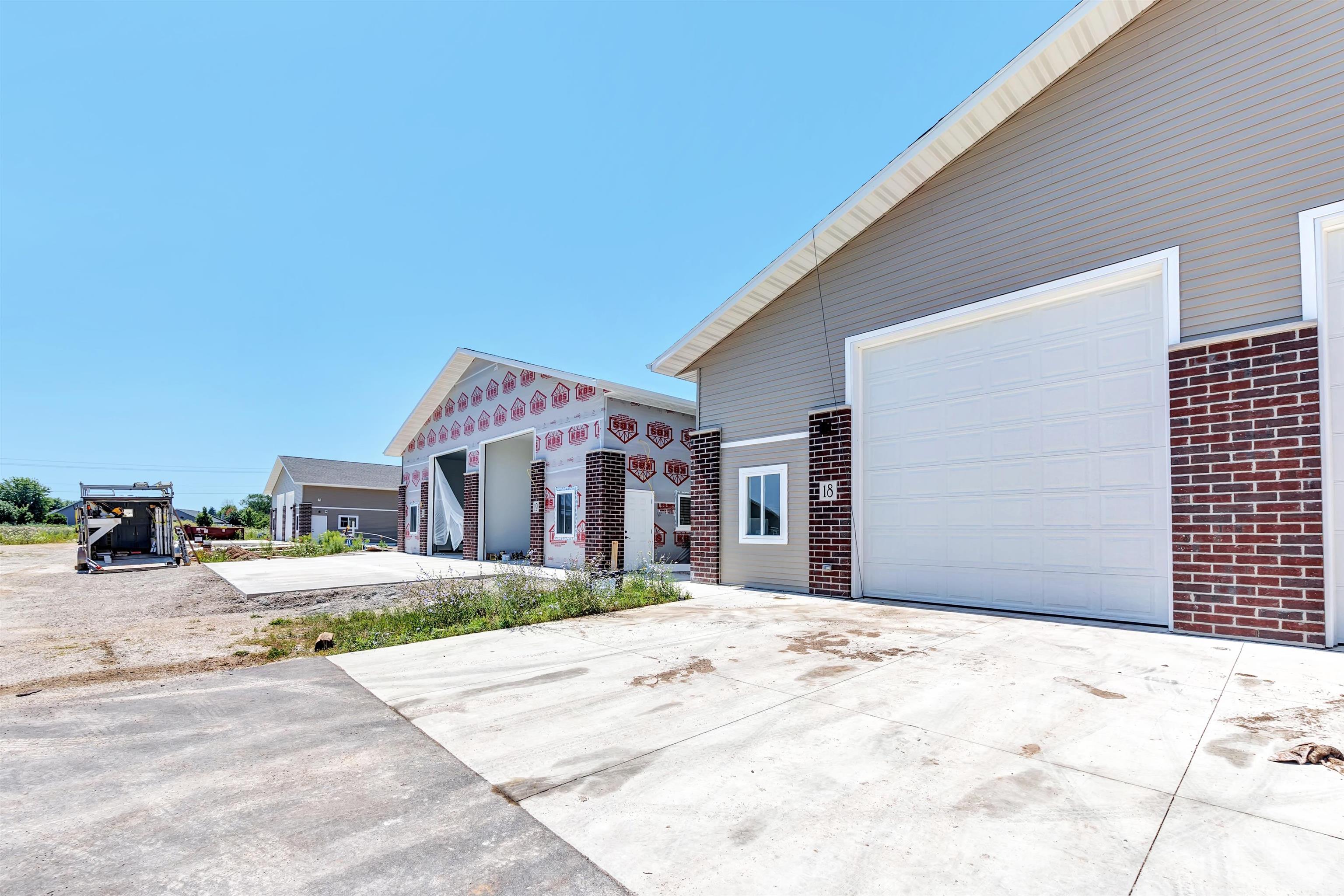 701 Millennium Ct #18, De Pere, WI 54115