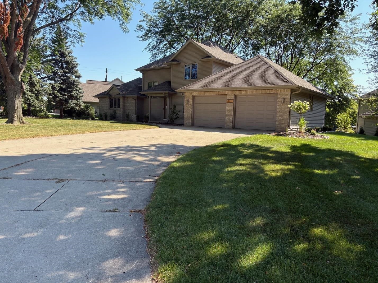 820 Windover Ct, Green Bay, WI 54313