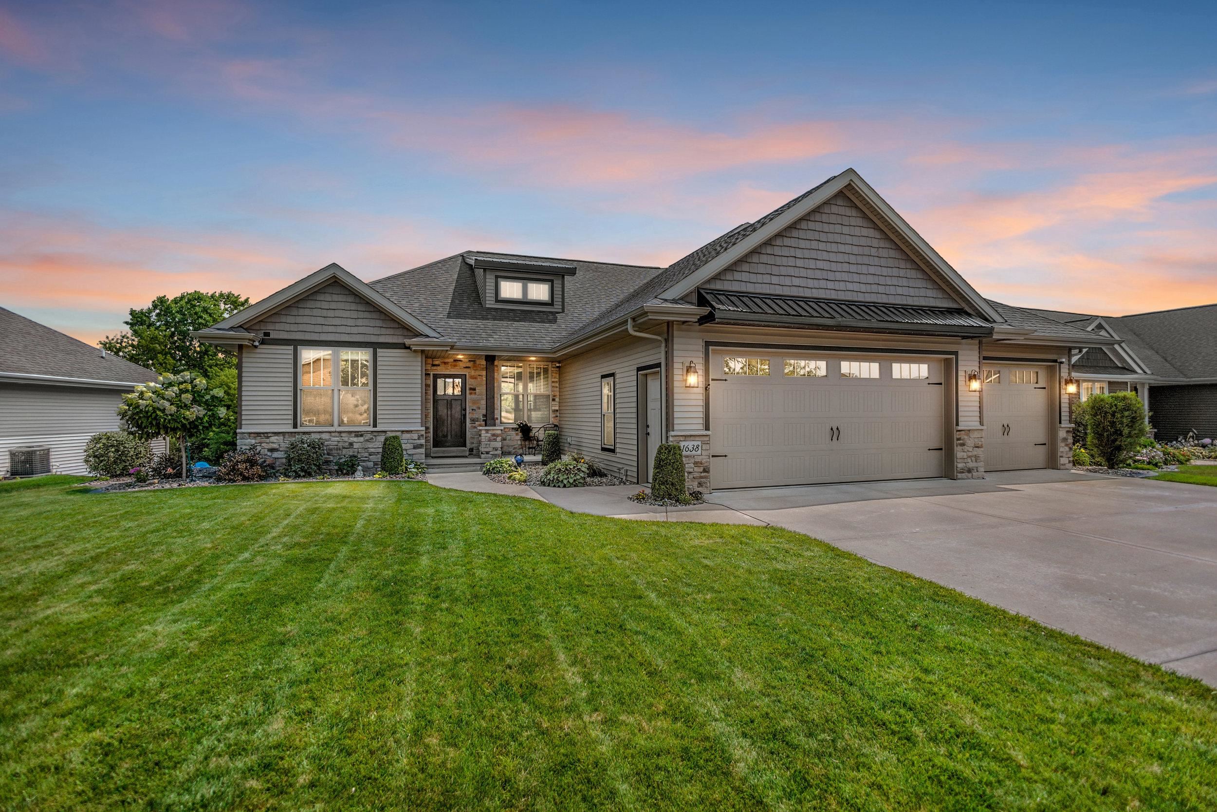 1638 Steiner Ln, Green Bay, WI 54313
