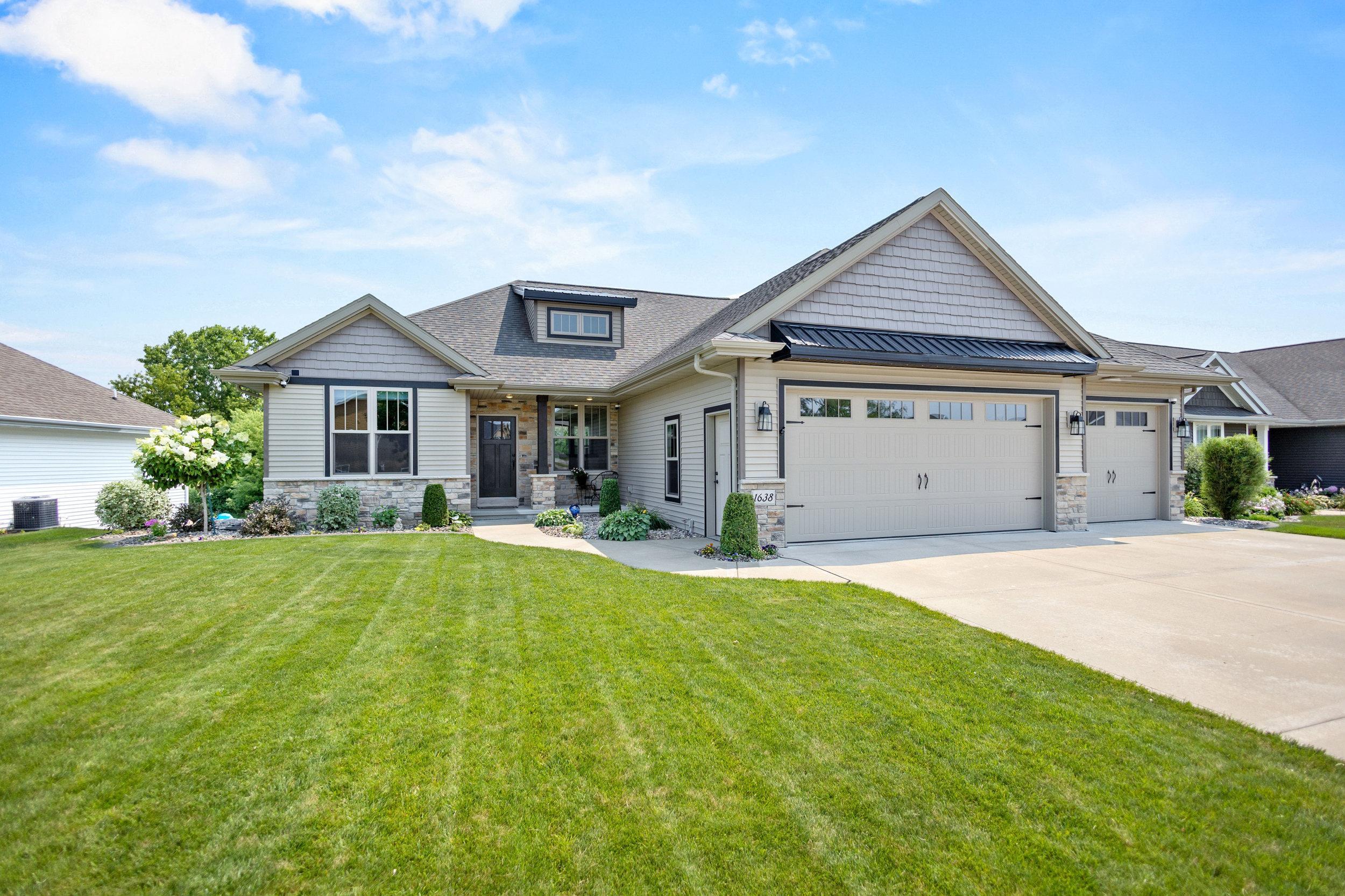 1638 Steiner Ln, Green Bay, WI 54313