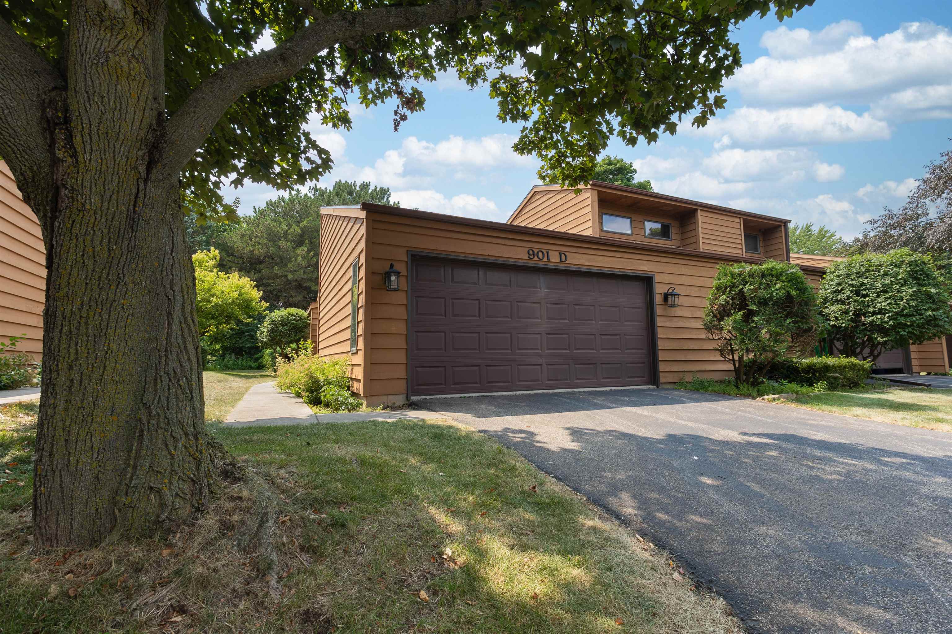 901 E Windfield Pl #D, Appleton, WI 54911