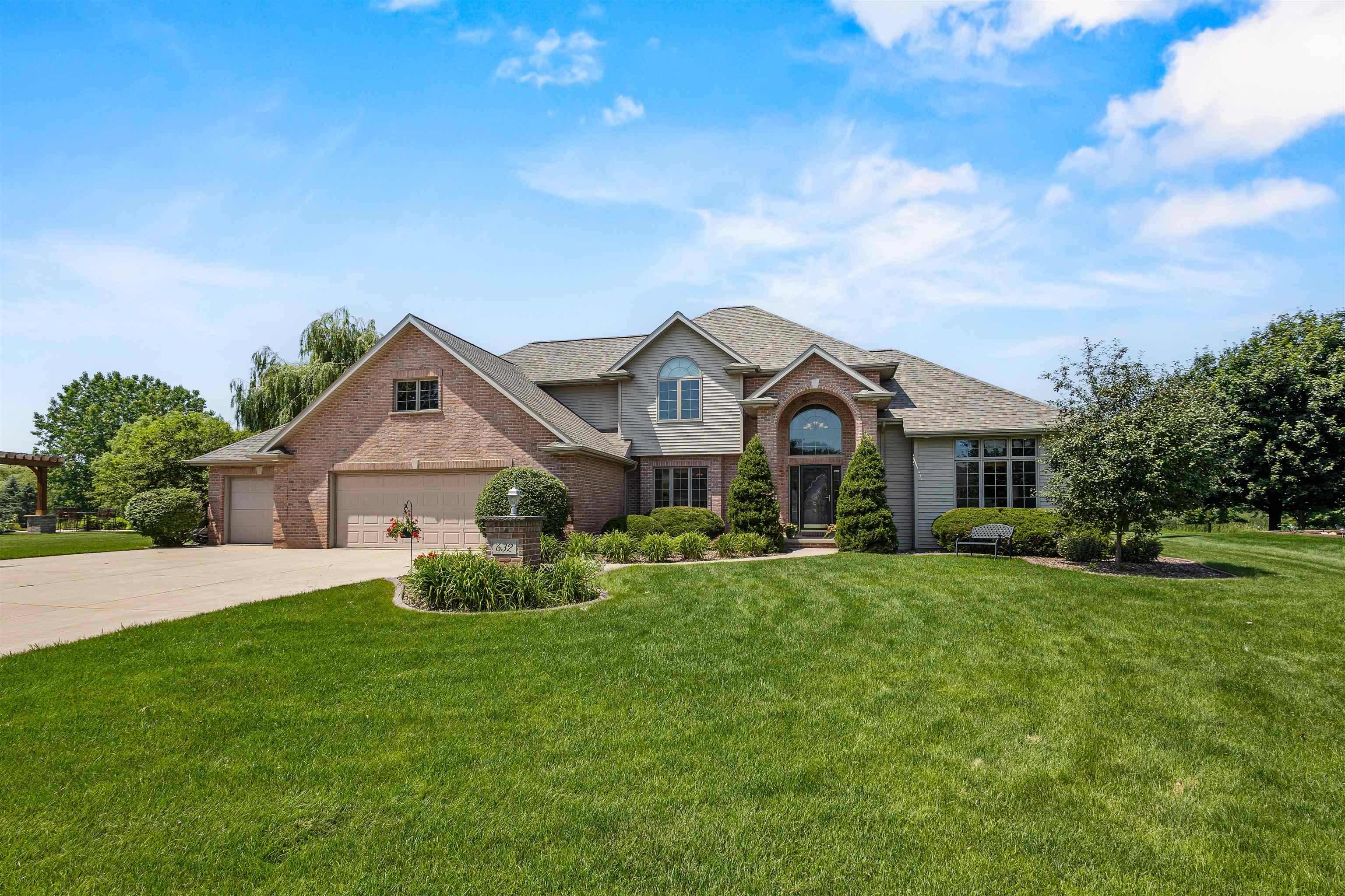 632 Broken Covey Ct, De Pere, WI 54115