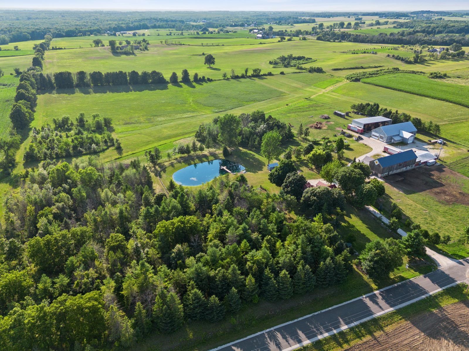 8122 Morrison Rd, Greenleaf, WI 54126