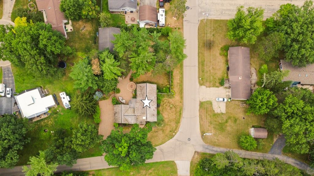 110 River Island Dr, Oconto Falls, WI 54154-9500