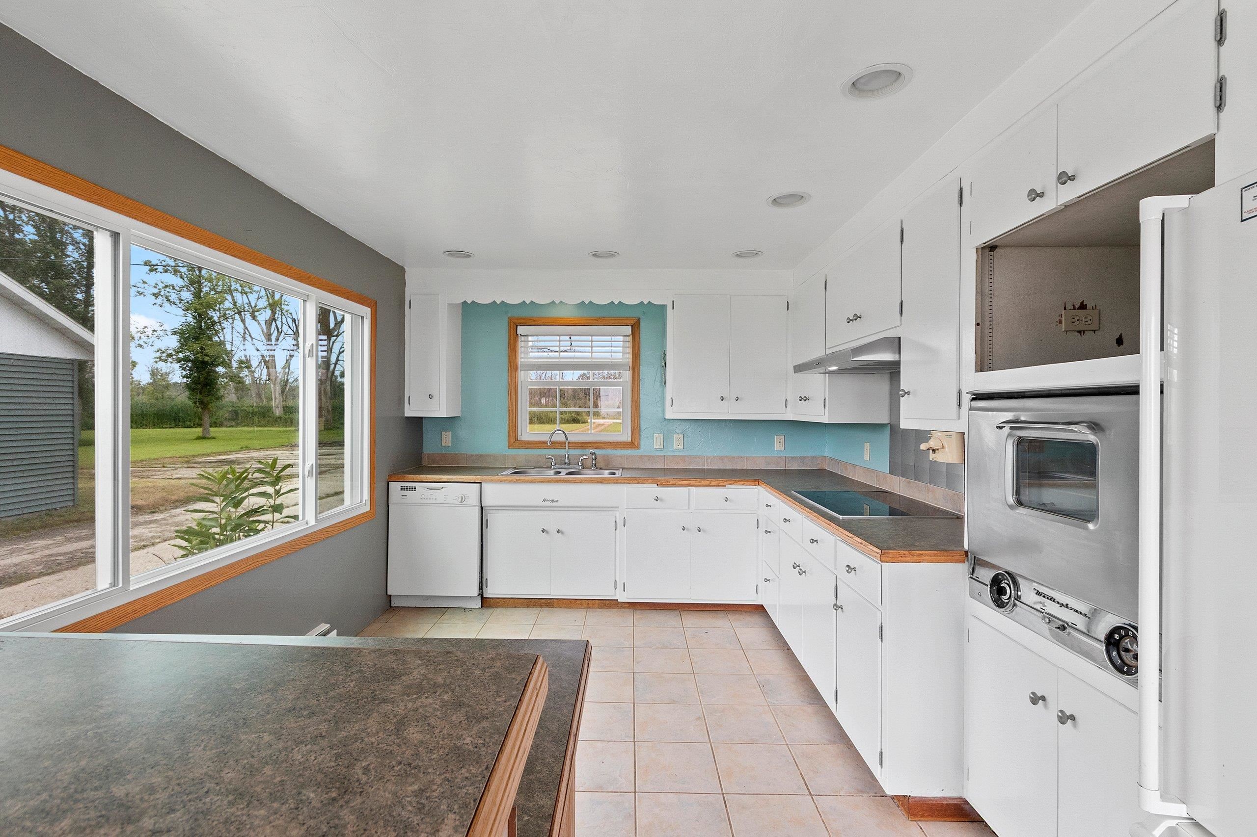6988 County Rd Y Rd, Oconto, WI 54153-9362