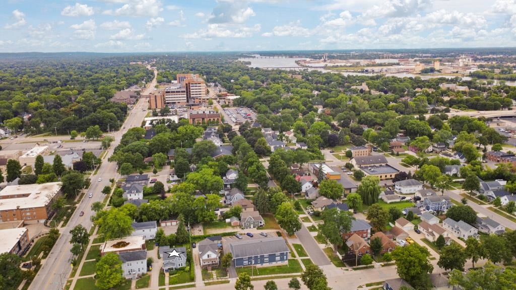 920 Crooks St, Green Bay, WI 54301