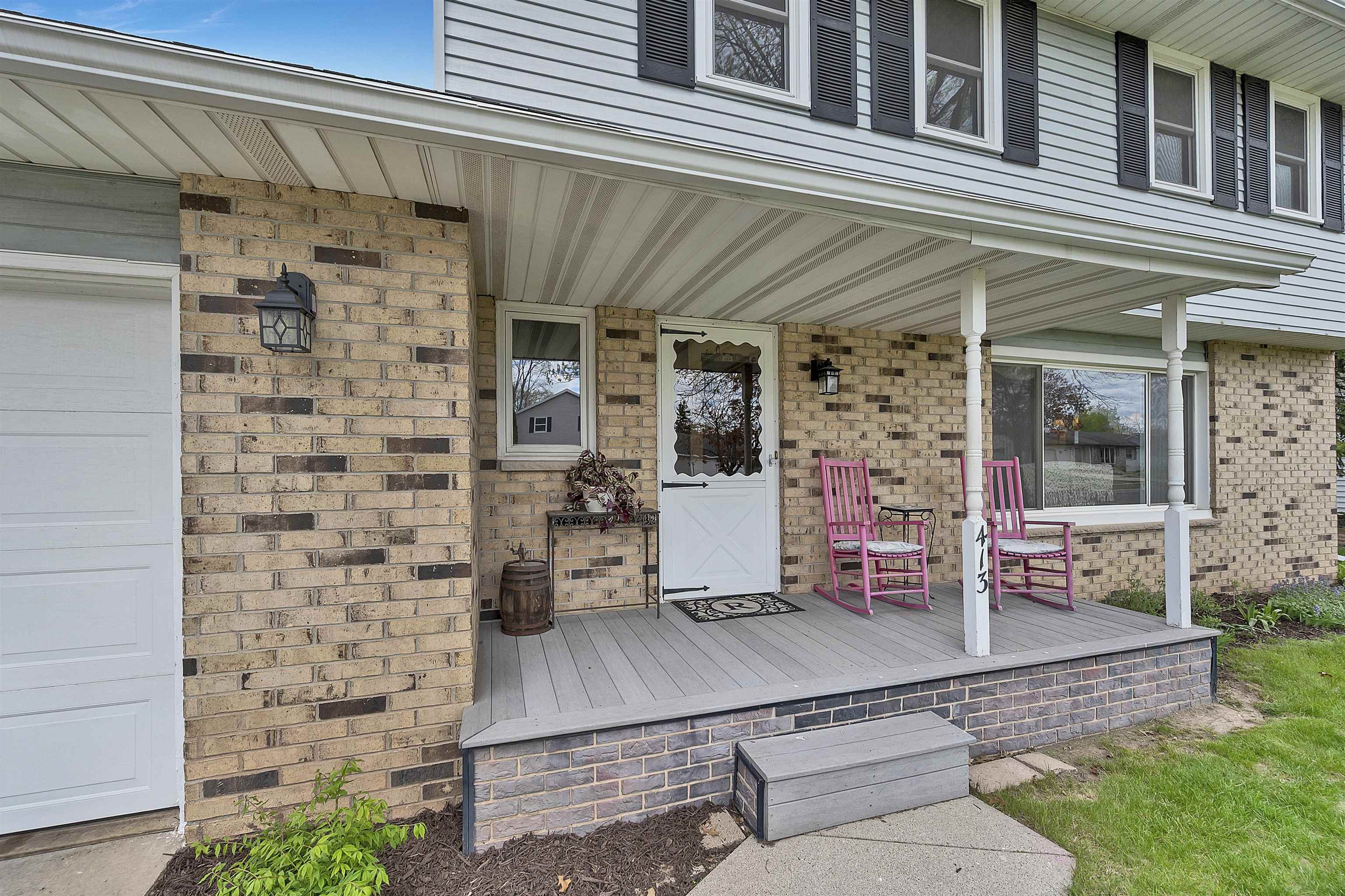 413 S Good Hope Rd, De Pere, WI 54115