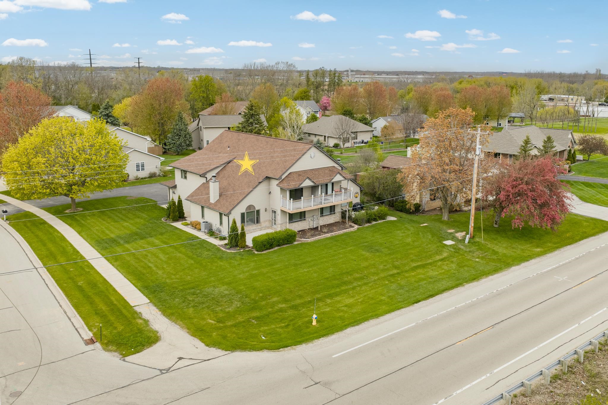 2228 Lost Dauphin Rd, De Pere, WI 54115