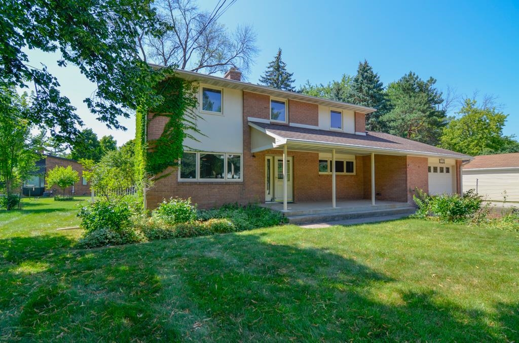 1105 S Timmers Ln, Appleton, WI 54914