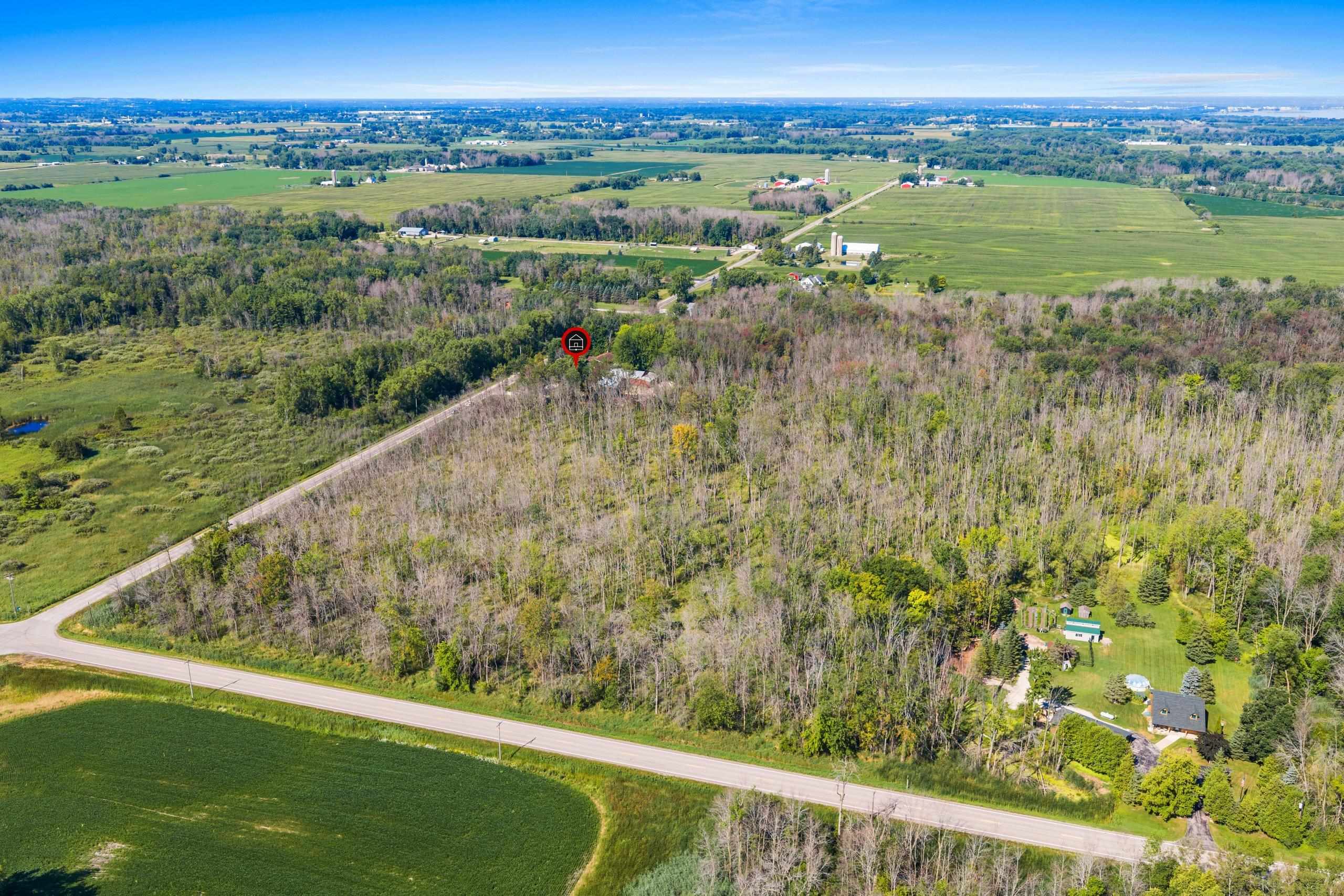 5025 Luxemburg Rd, New Franken, WI 54229-9704