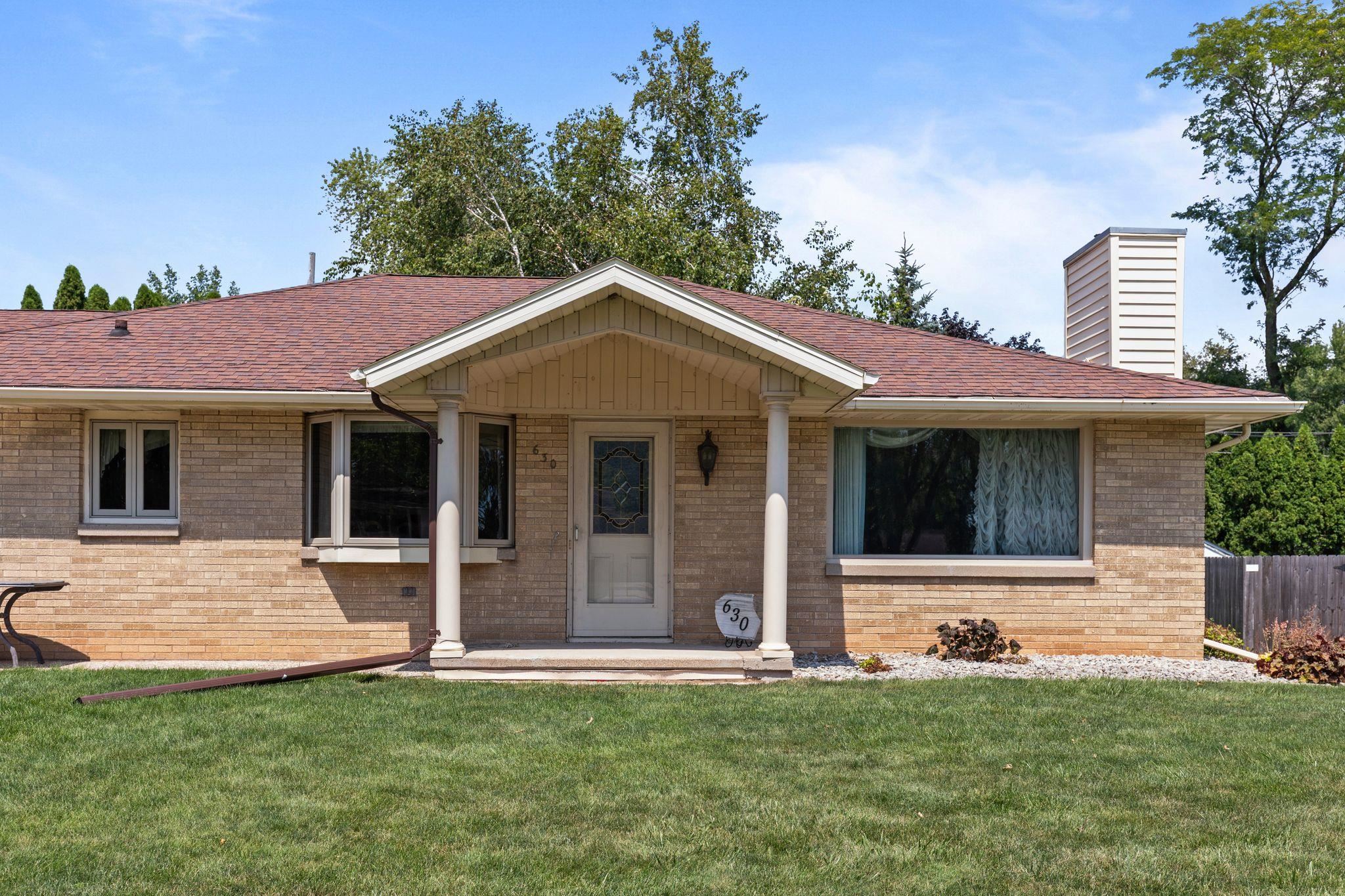 630 W Capitol Dr, Appleton, WI 54911