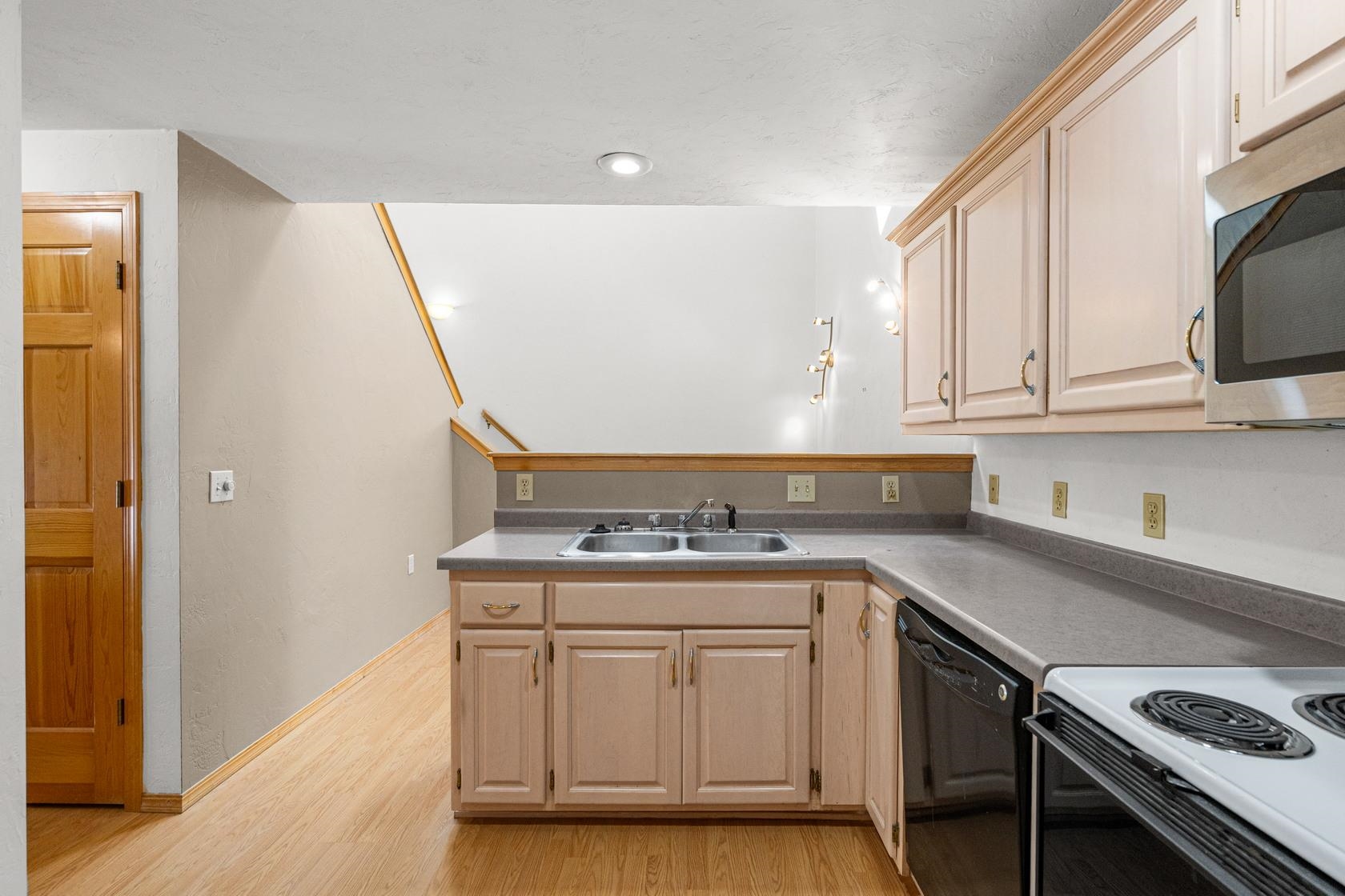 2563 Telluride Trl #L, Green Bay, WI 54313-3915