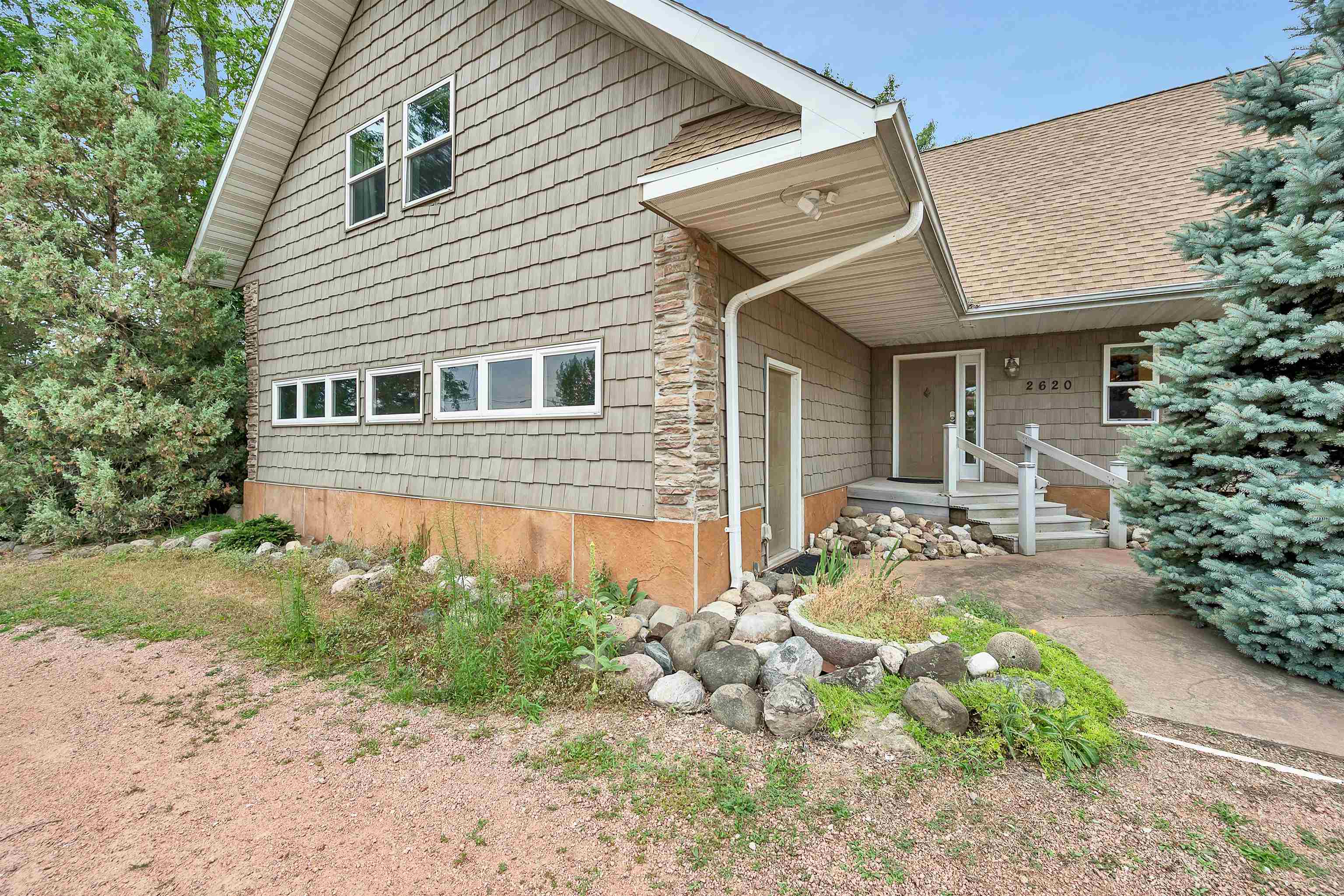 2620 Bellevue St, Green Bay, WI 54311