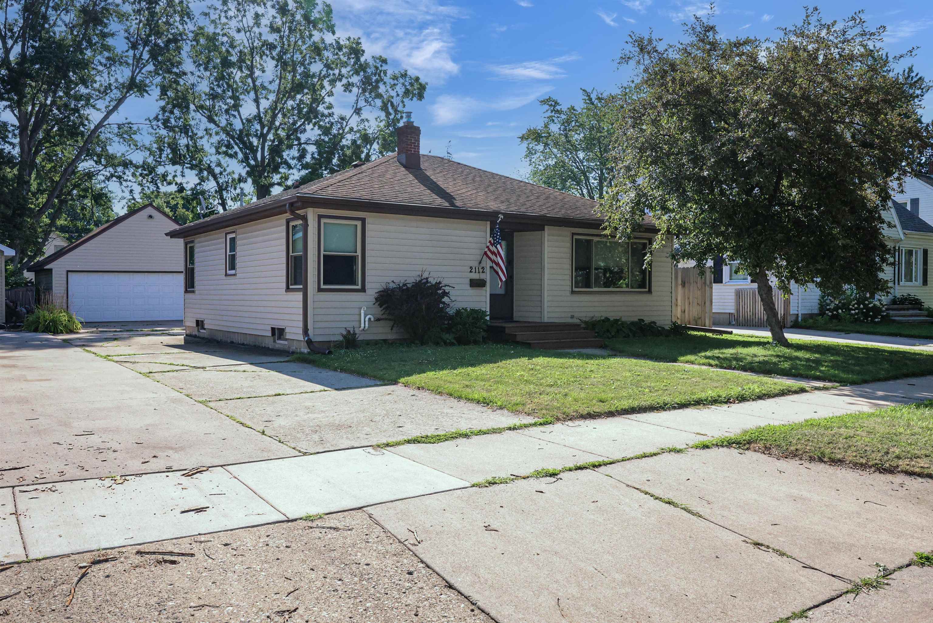 2112 N Superior St, Appleton, WI 54911