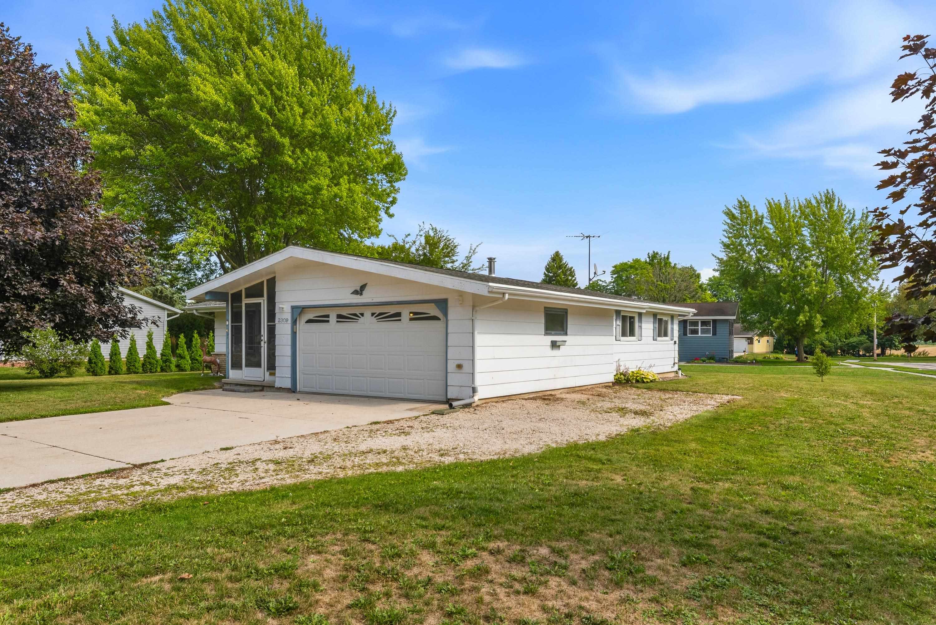 2309 Mary Ave, New Holstein, WI 53061-1242