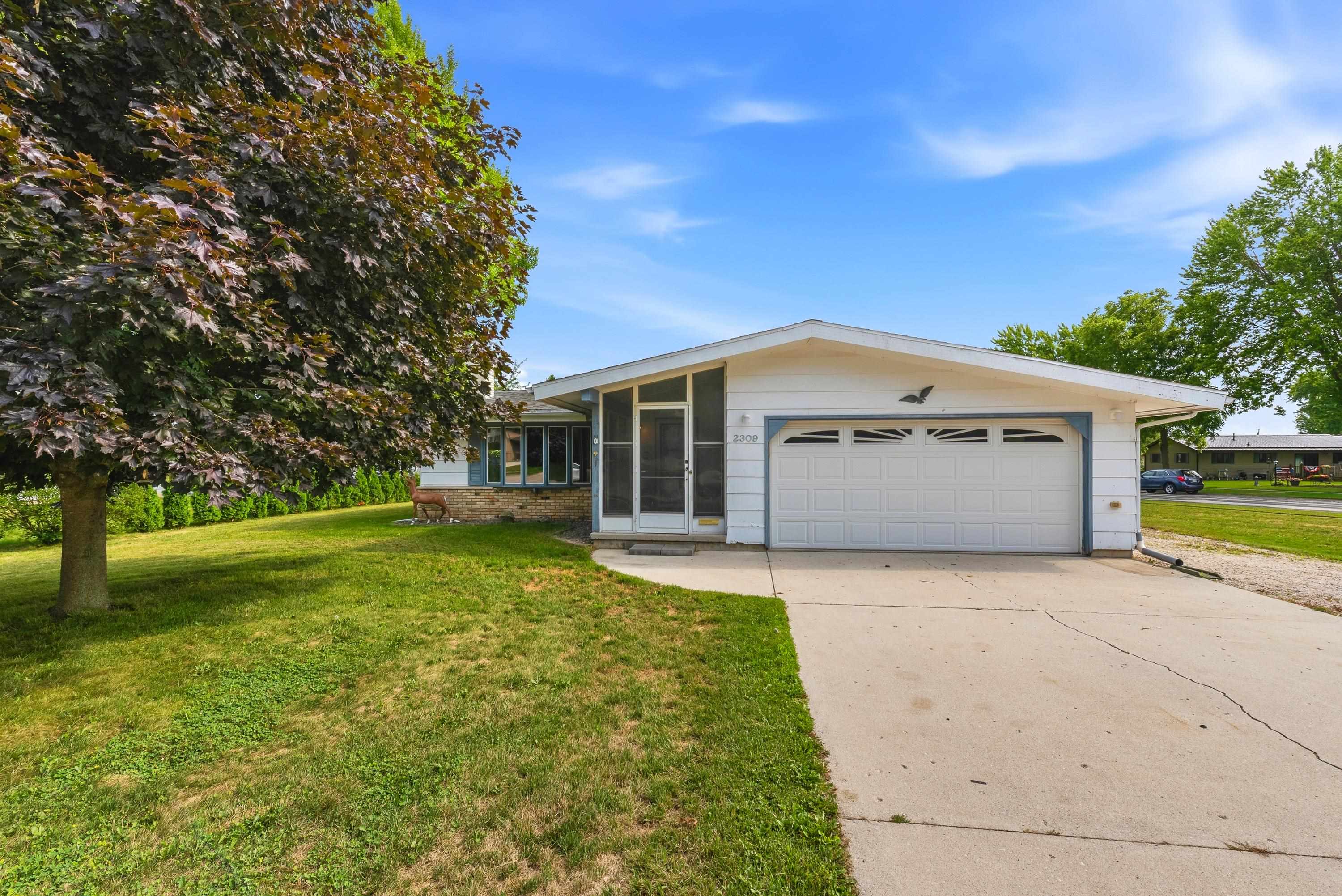 2309 Mary Ave, New Holstein, WI 53061-1242