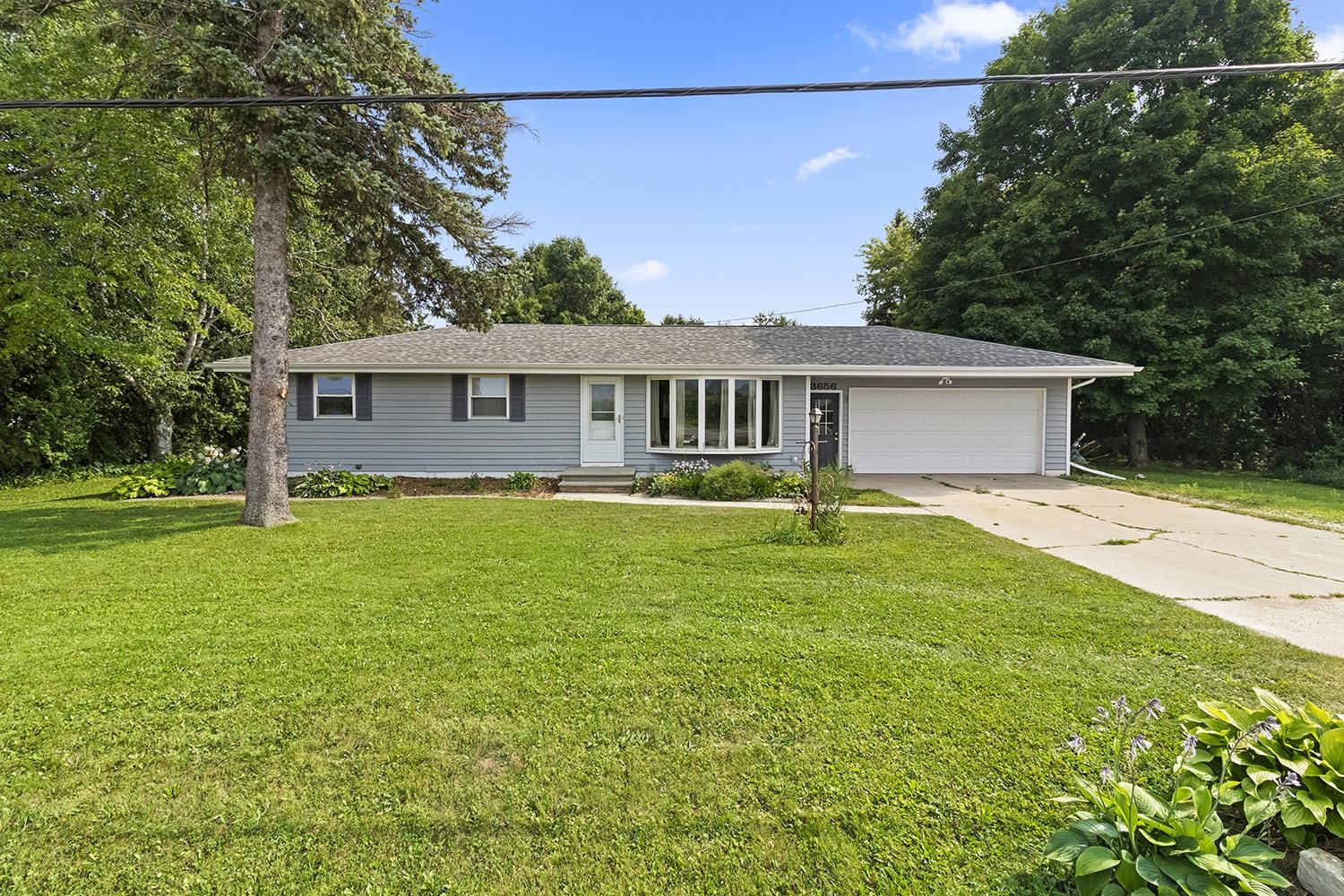 3656 Humboldt Rd, Green Bay, WI 54311