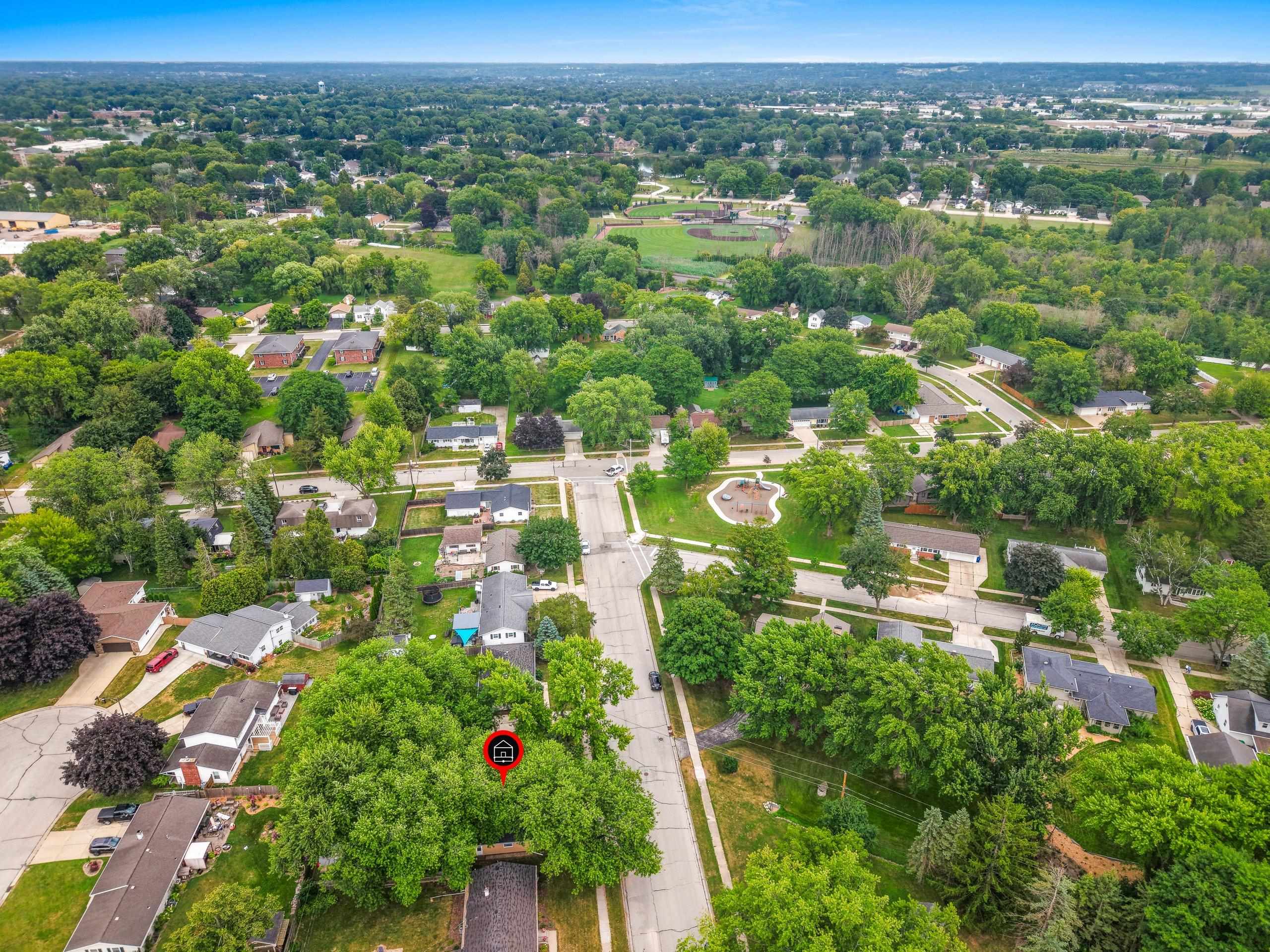 742 Westwood Dr, De Pere, WI 54115