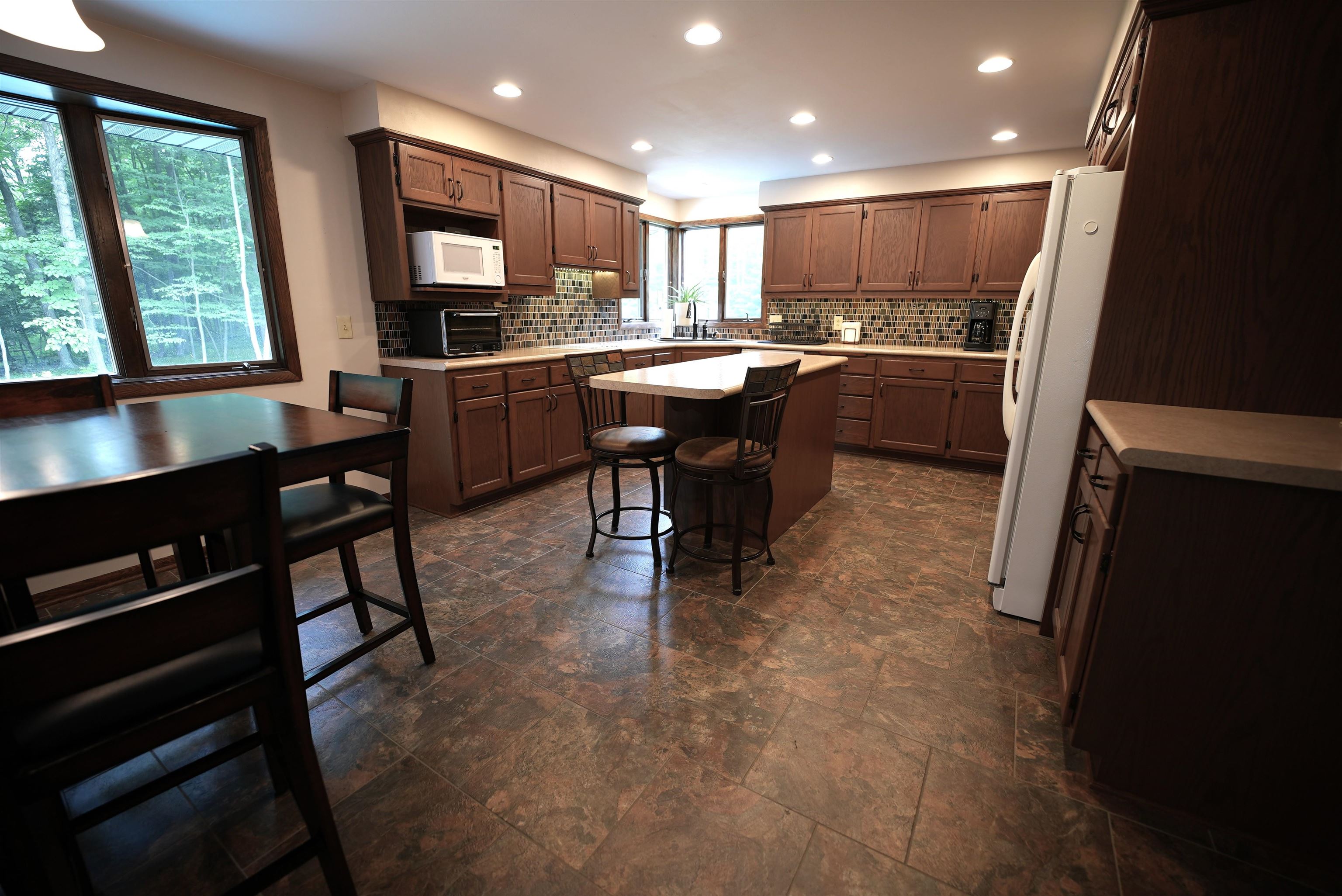 208 W Highland Dr, Oconto Falls, WI 54154-1013