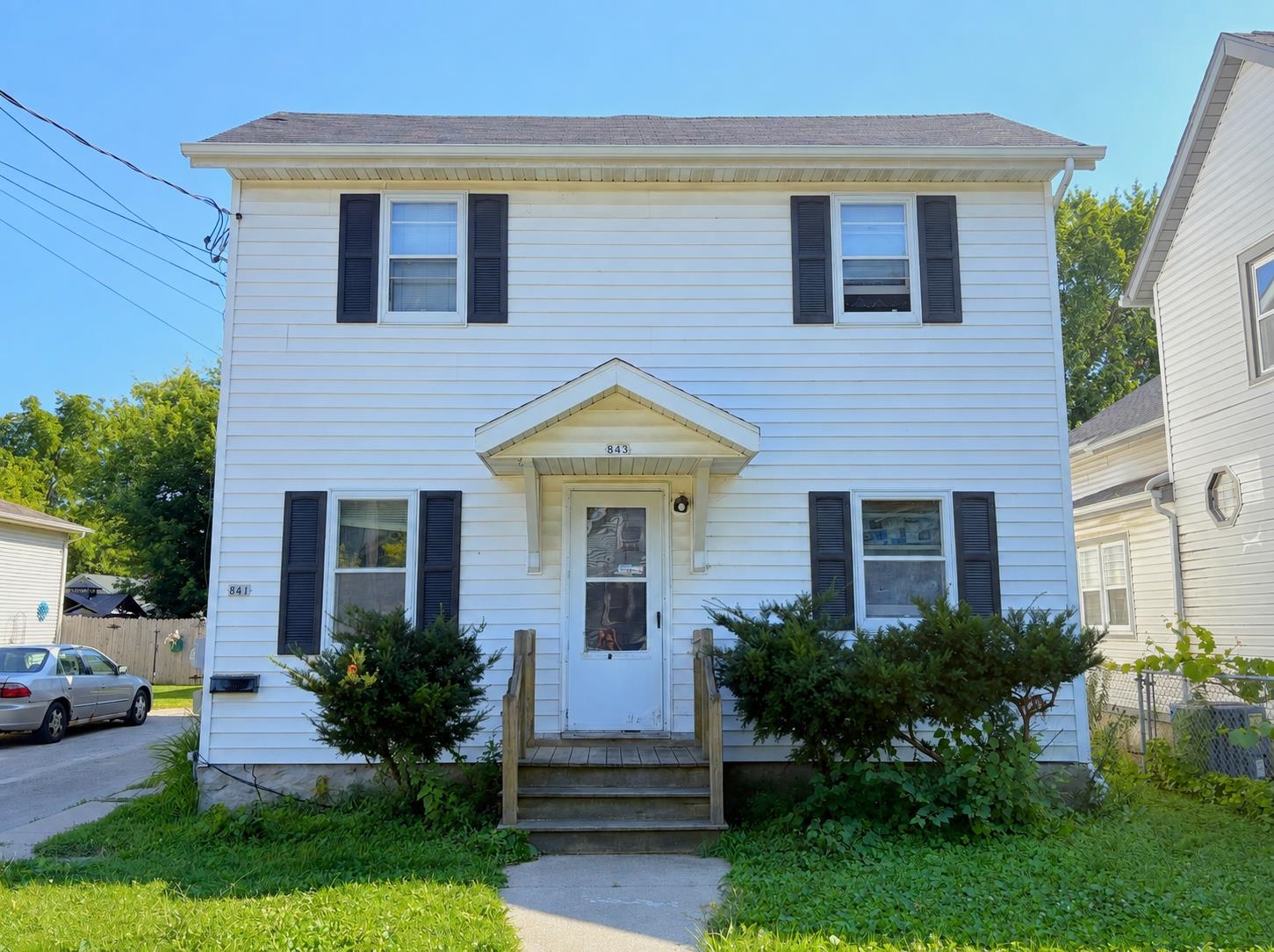 843 W 9th Ave, Oshkosh, WI 54902