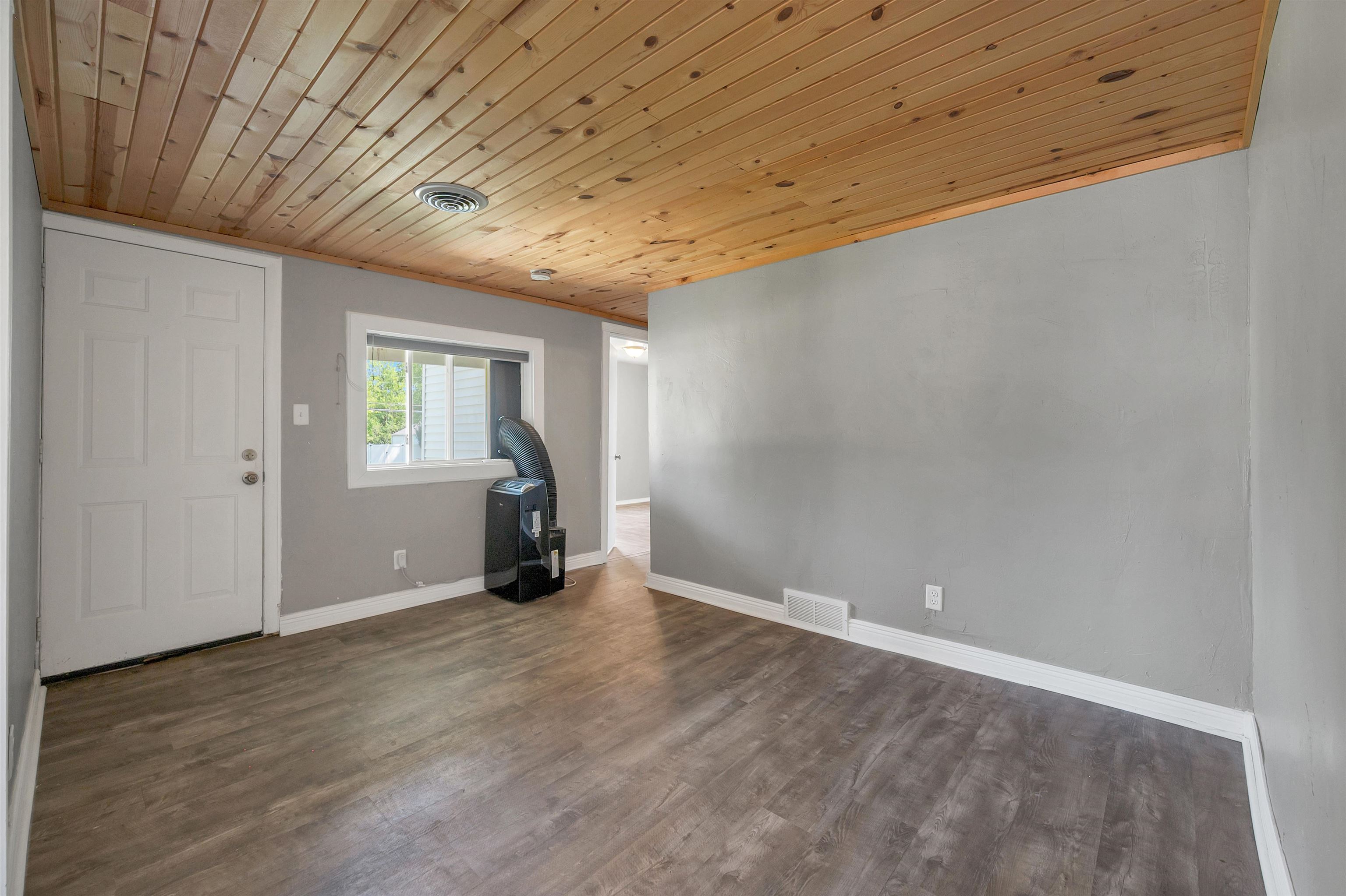 524 S 6th St, De Pere, WI 54115