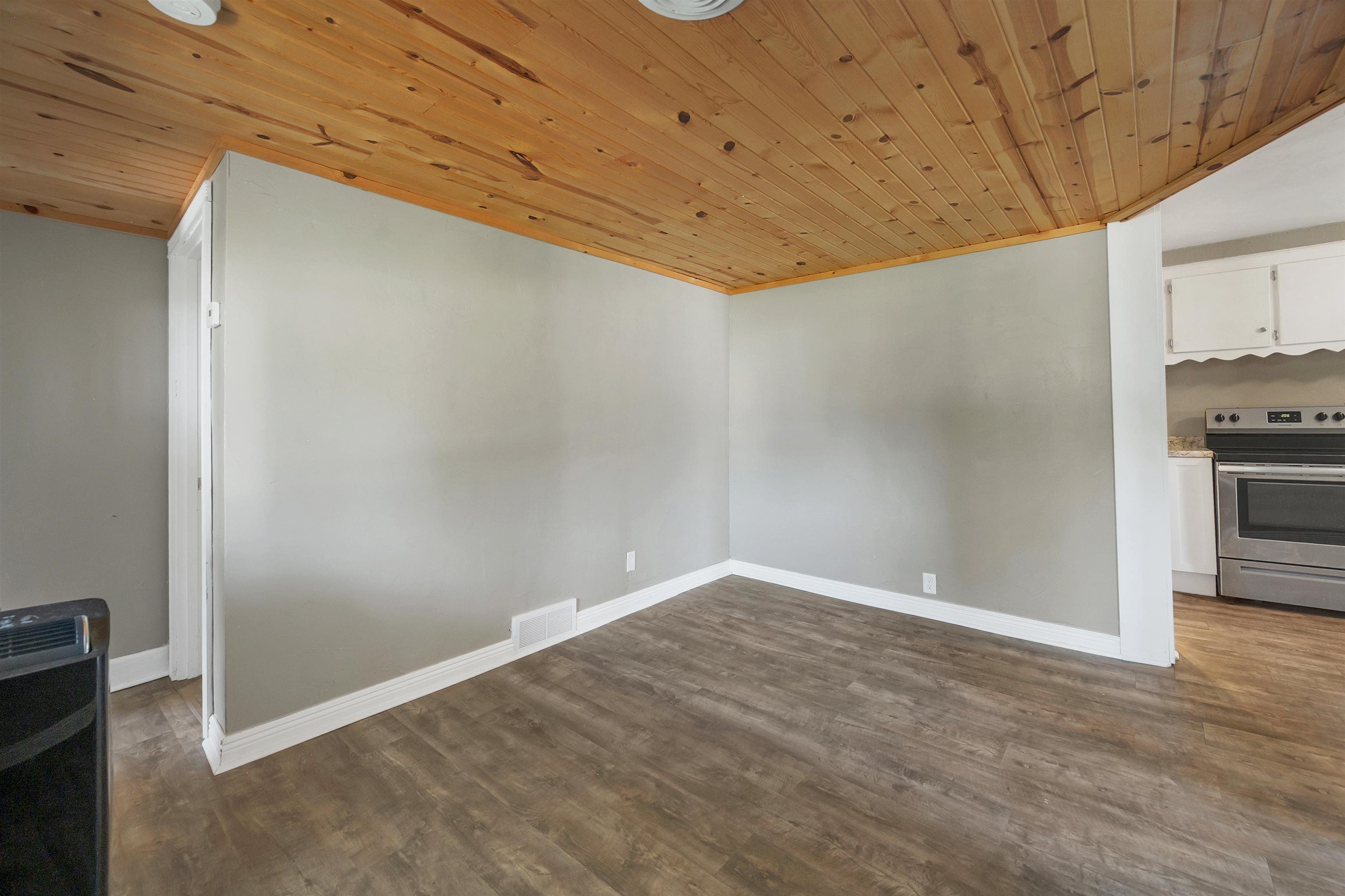 524 S 6th St, De Pere, WI 54115